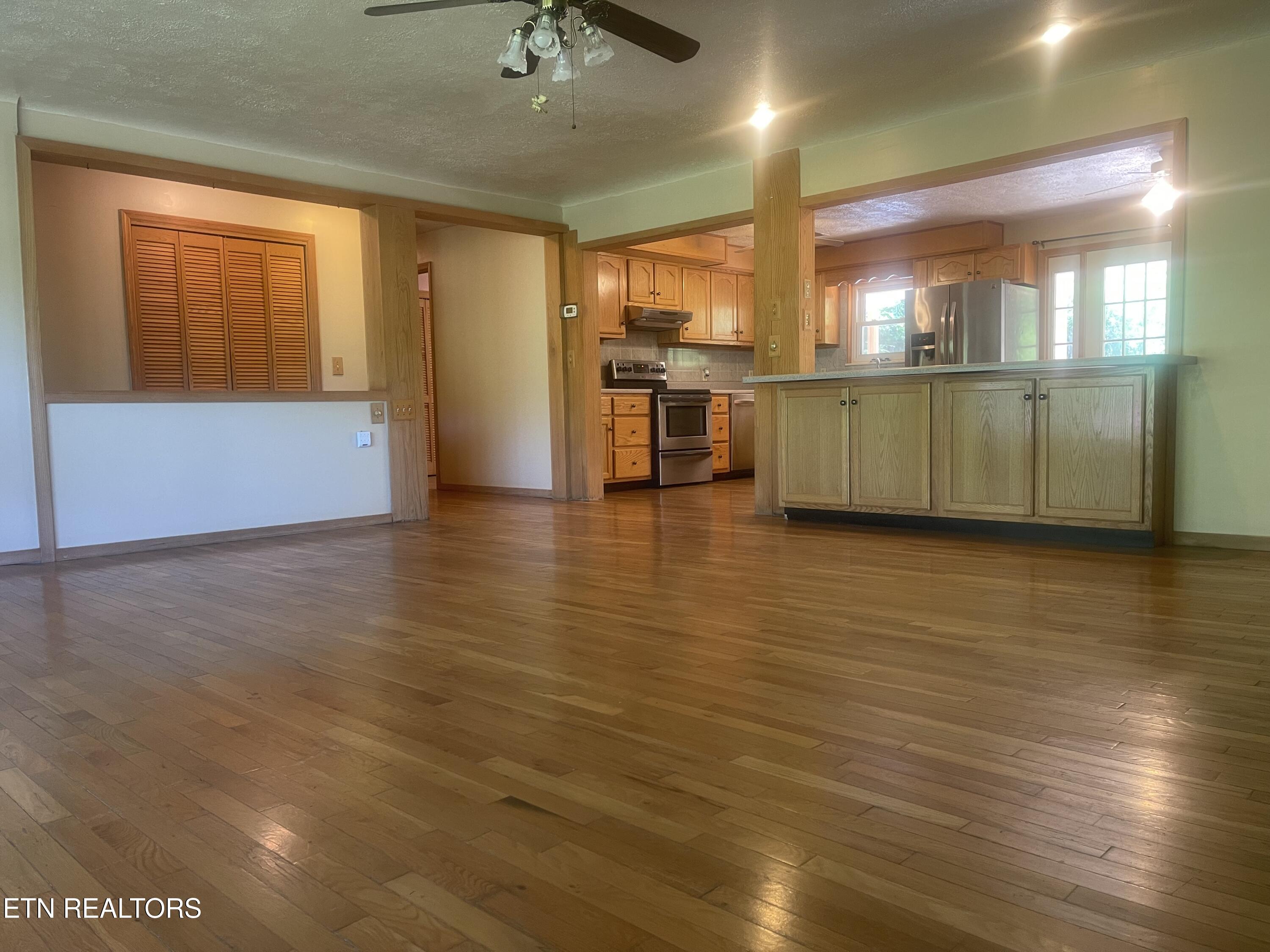 980 Blue Top Road Tazewell TN 37879
