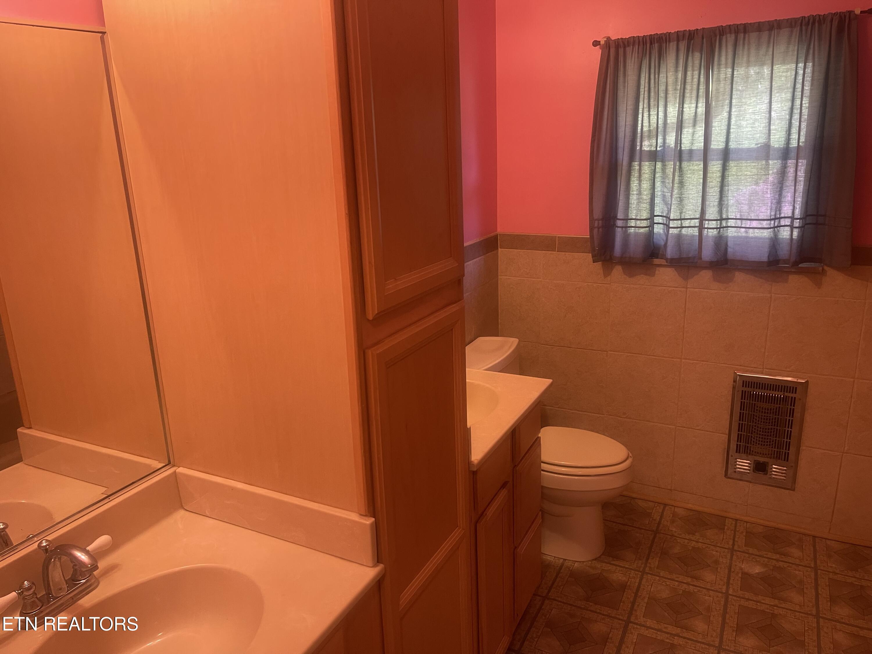 980 Blue Top Road Tazewell TN 37879