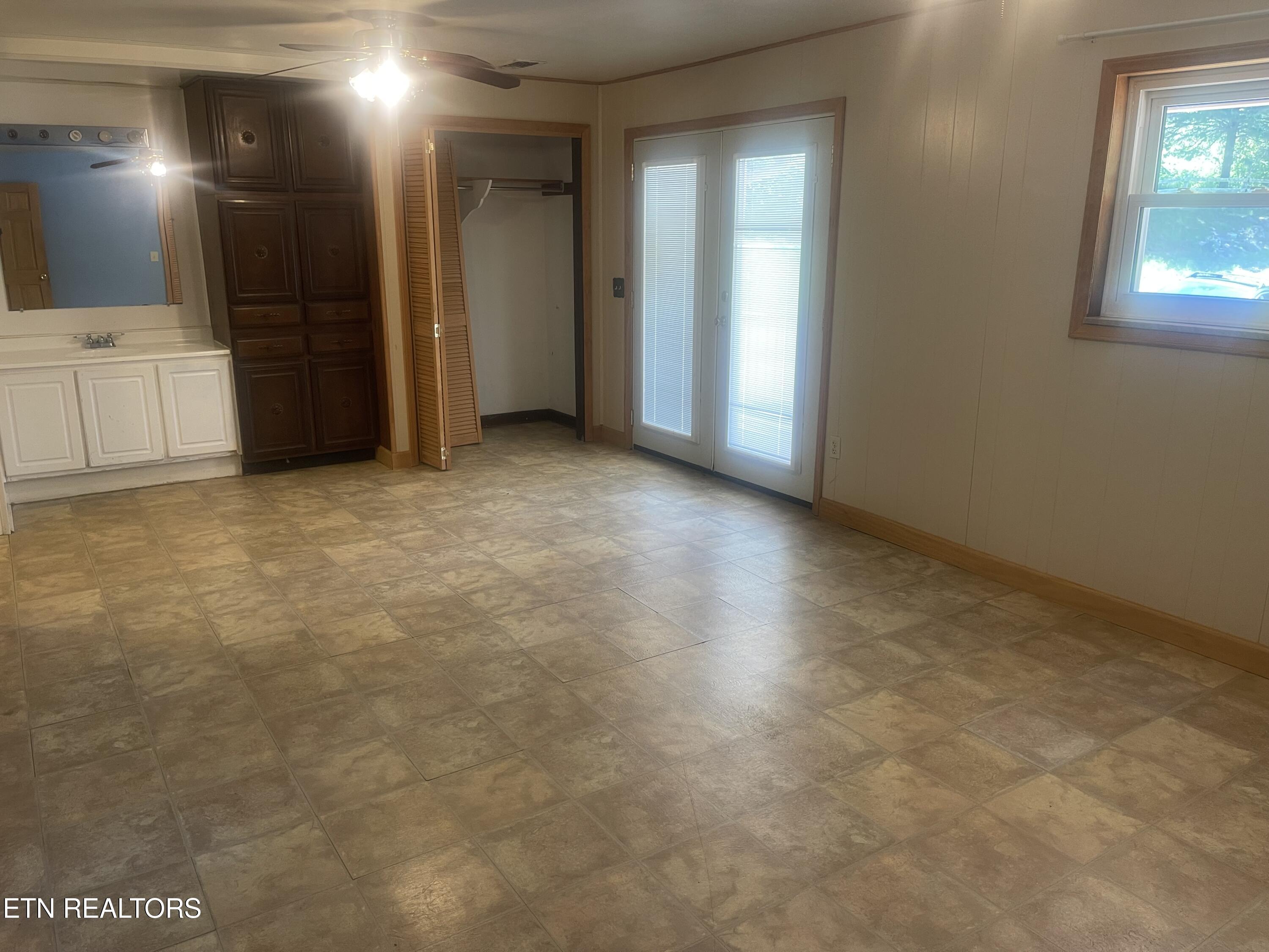980 Blue Top Road Tazewell TN 37879