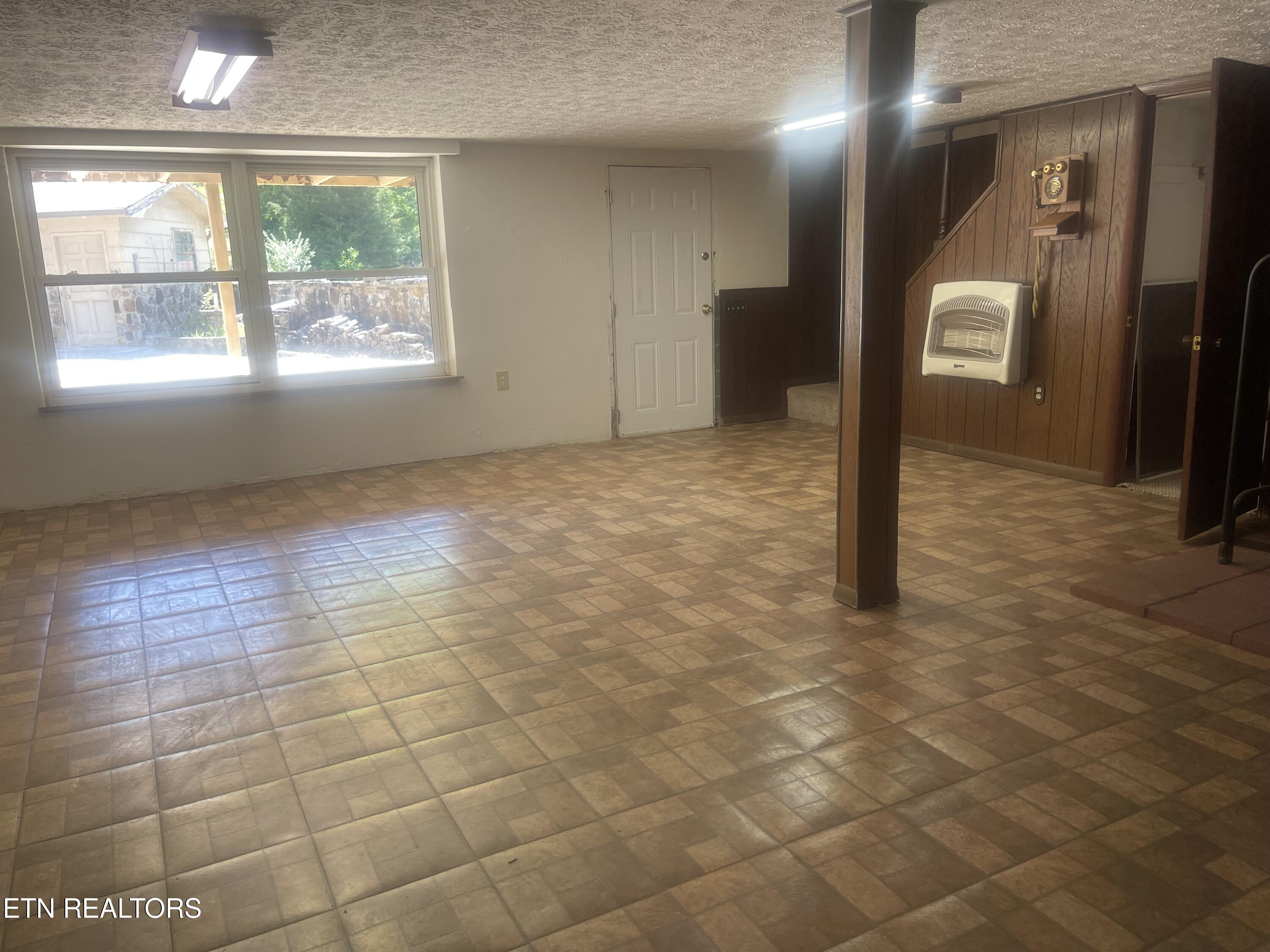 980 Blue Top Road Tazewell TN 37879