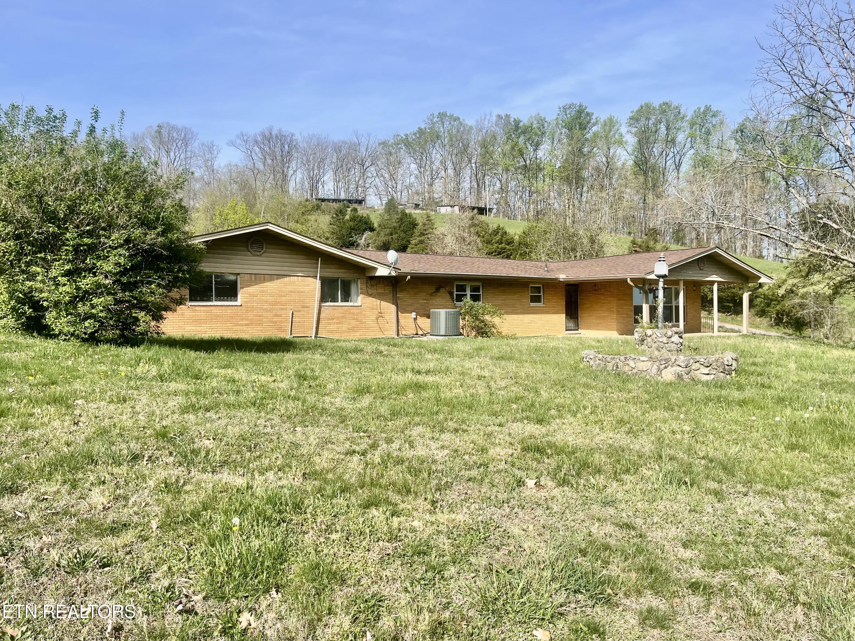 980 Blue Top Road Tazewell TN 37879