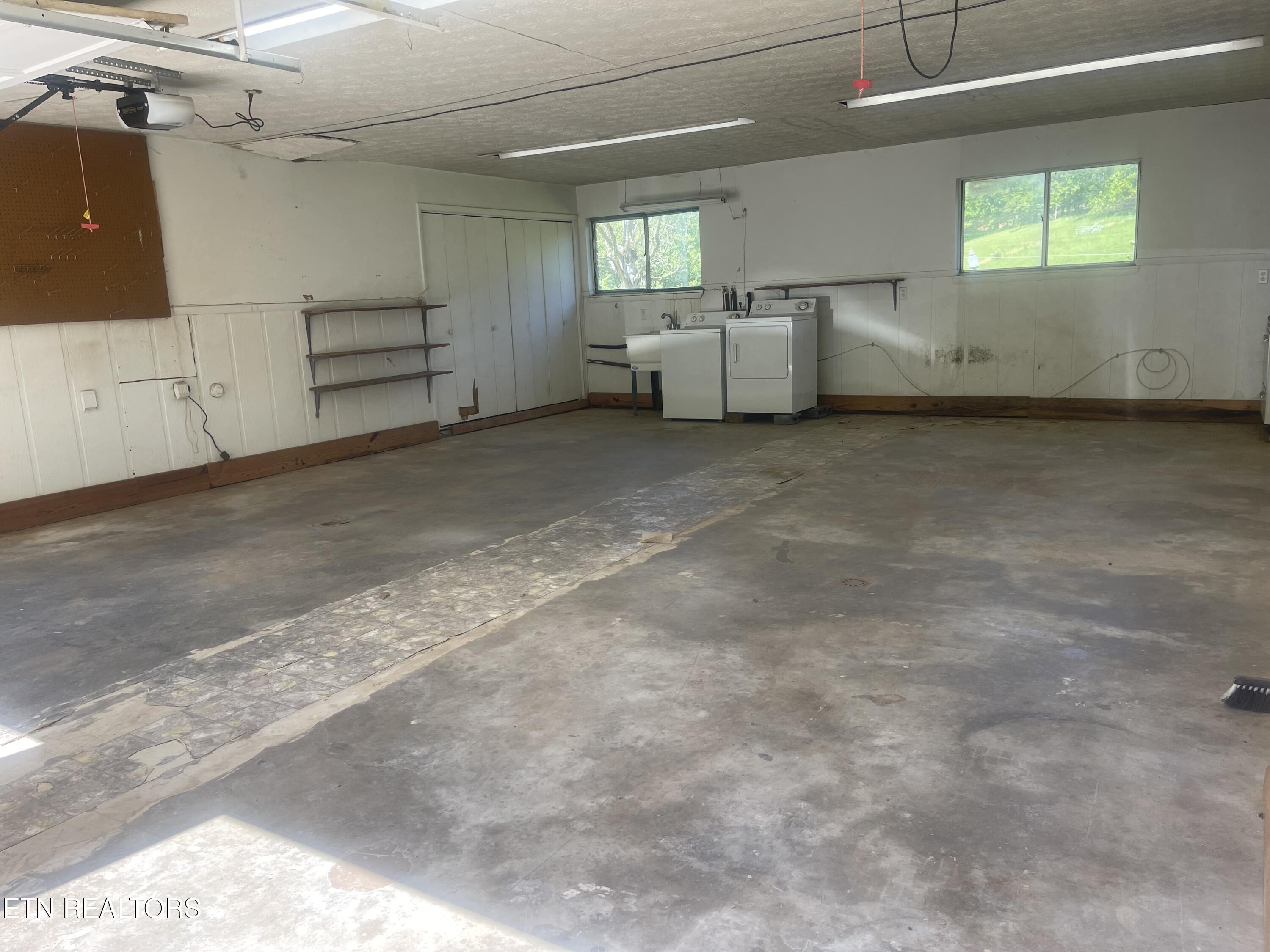 980 Blue Top Road Tazewell TN 37879