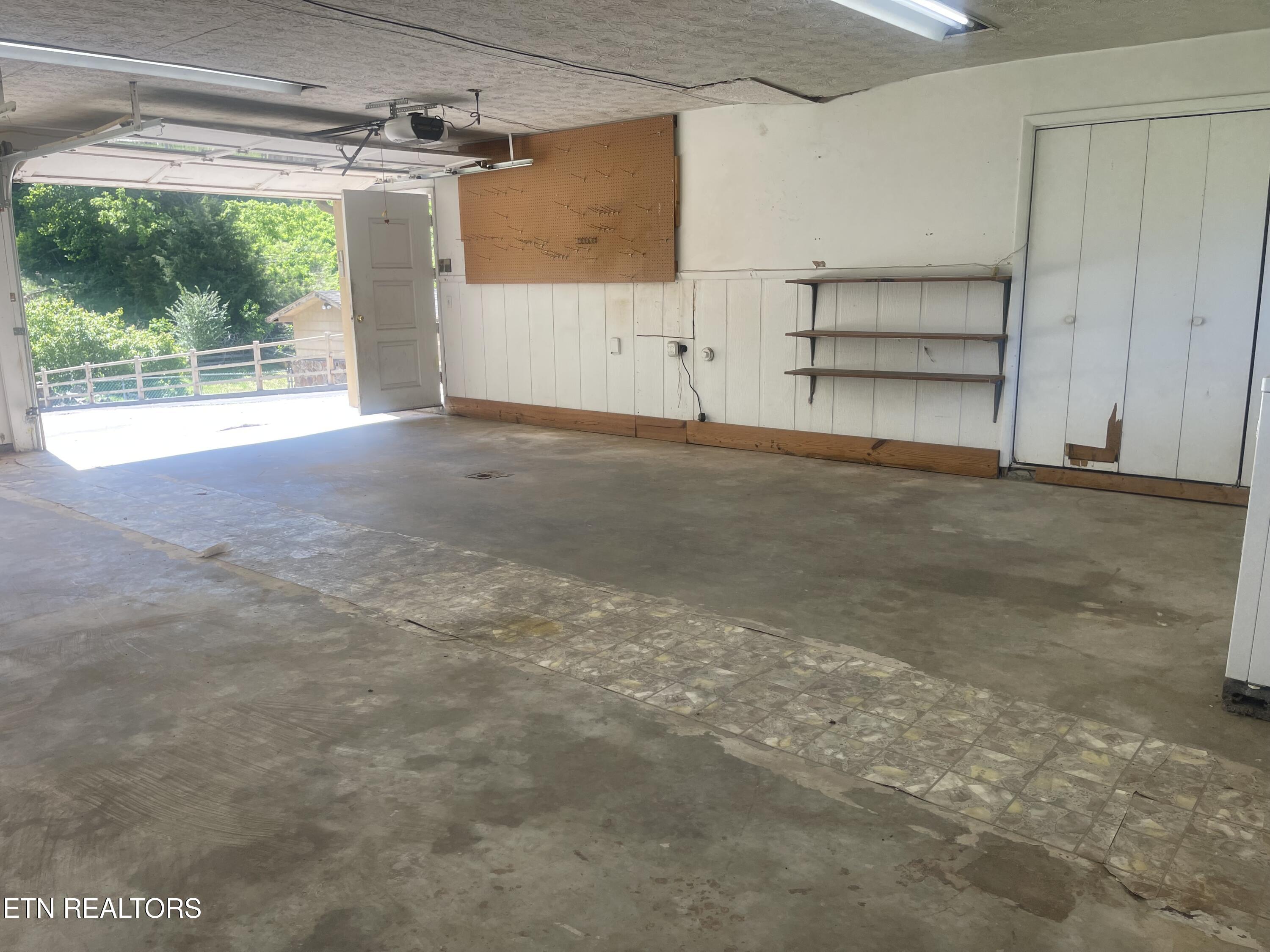 980 Blue Top Road Tazewell TN 37879
