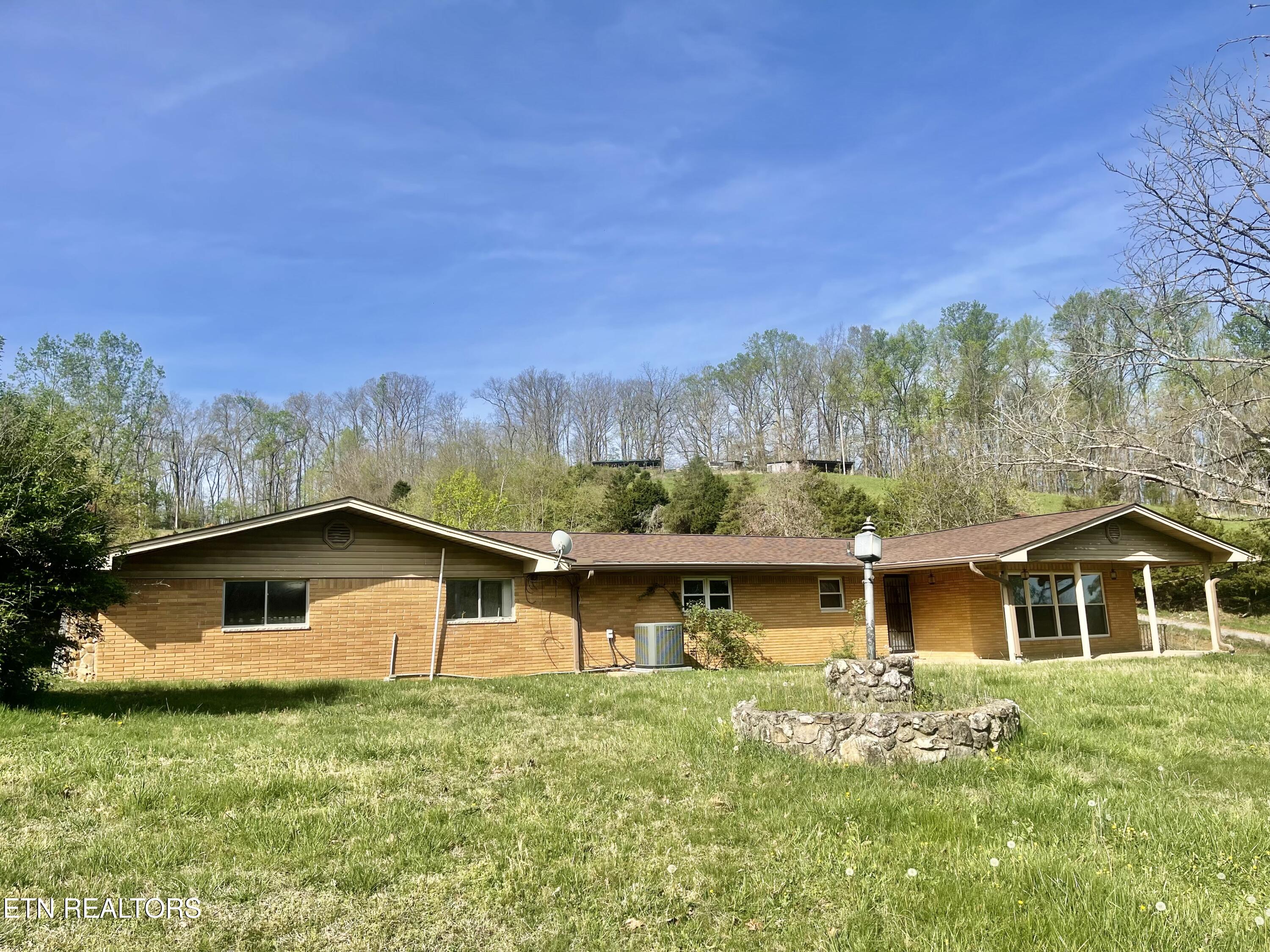 980 Blue Top Road Tazewell TN 37879