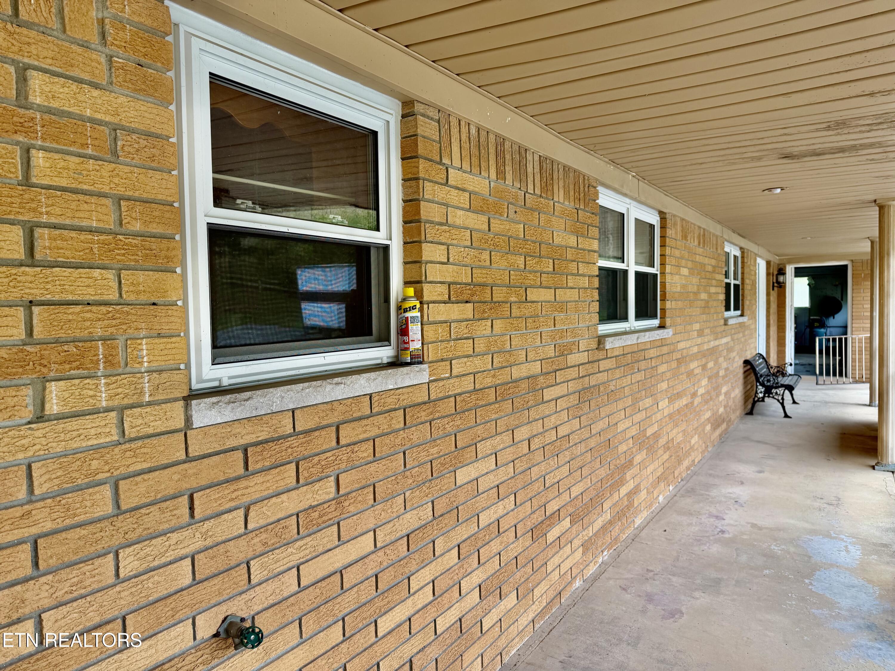 980 Blue Top Road Tazewell TN 37879
