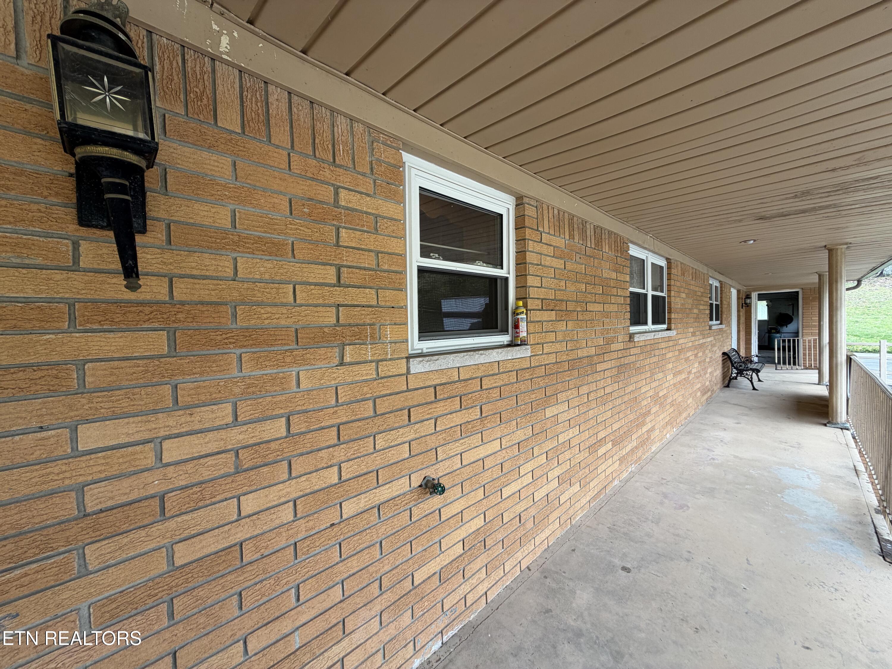 980 Blue Top Road Tazewell TN 37879