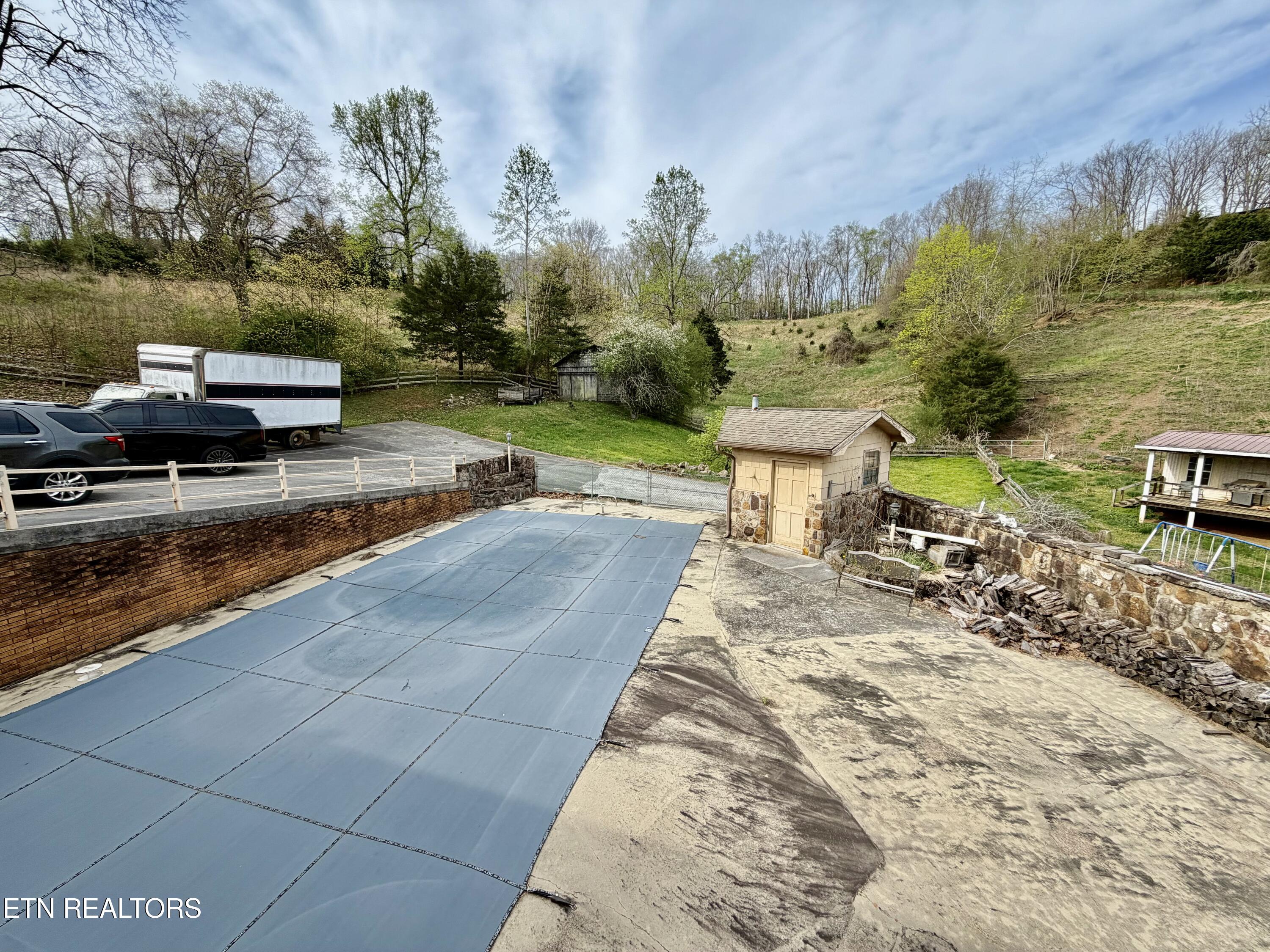 980 Blue Top Road Tazewell TN 37879