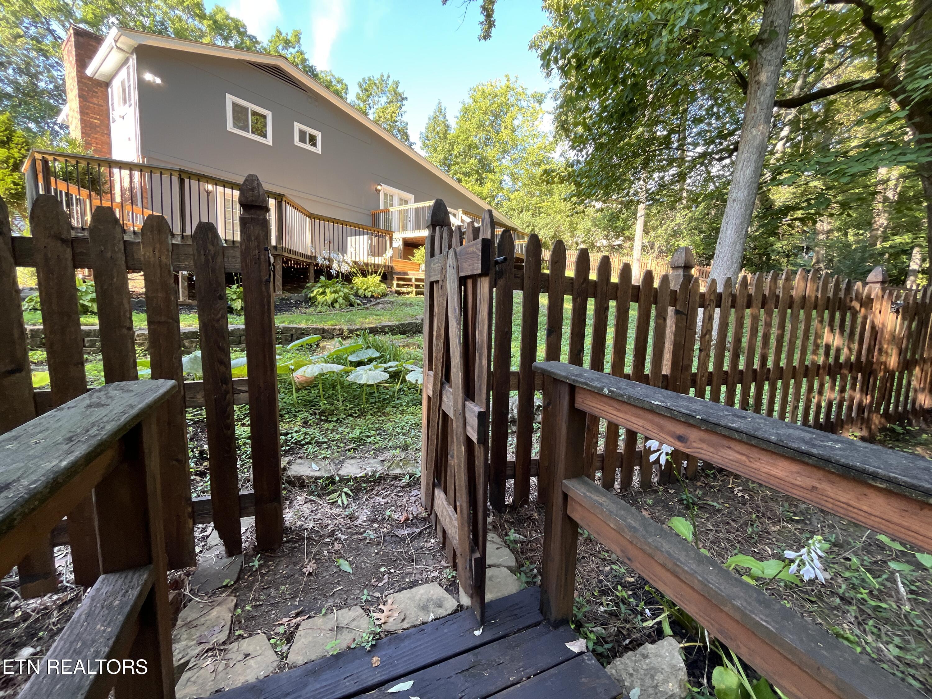 104 Clark Lane Oak Ridge TN 37830