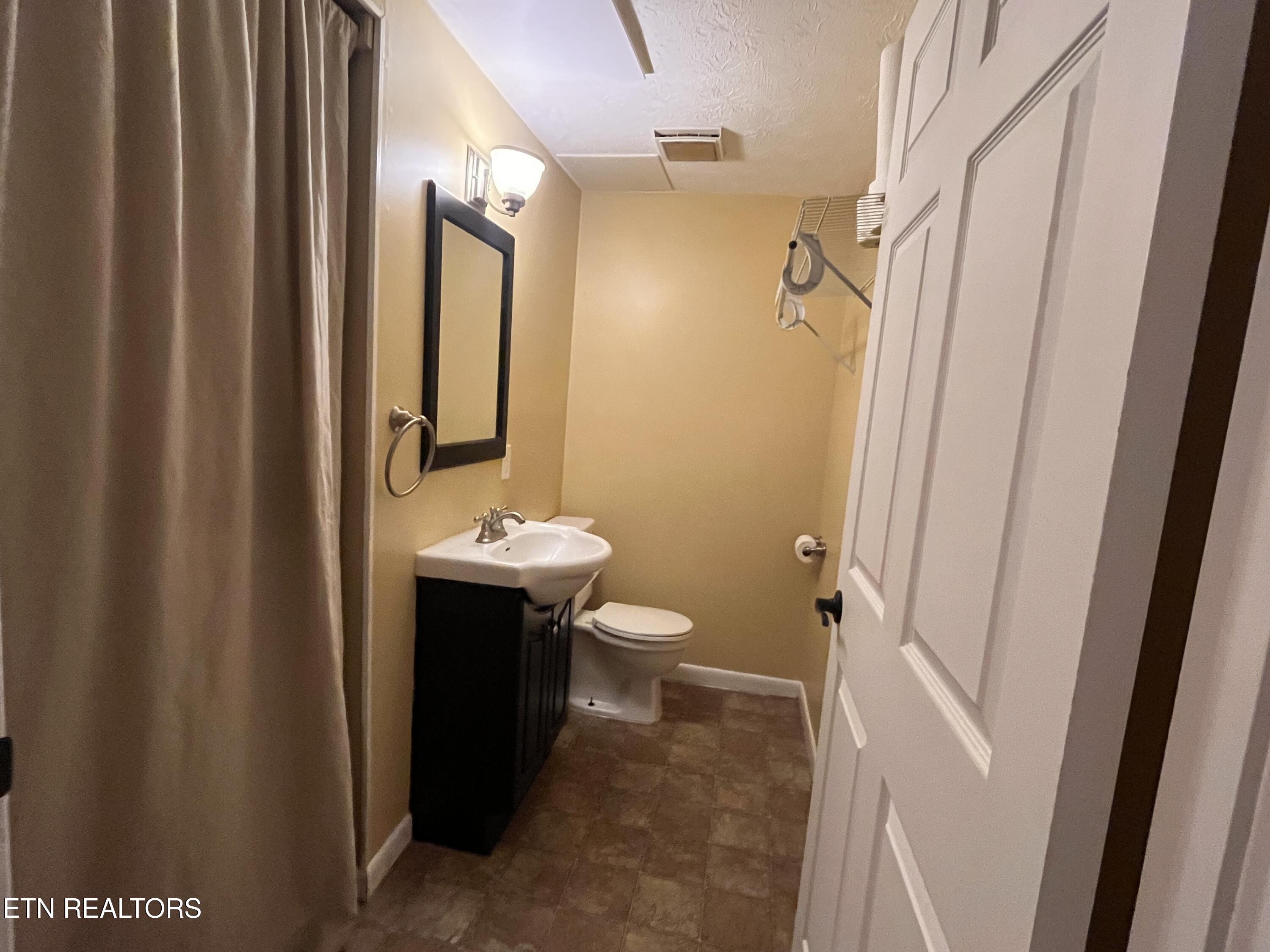 104 Clark Lane Oak Ridge TN 37830