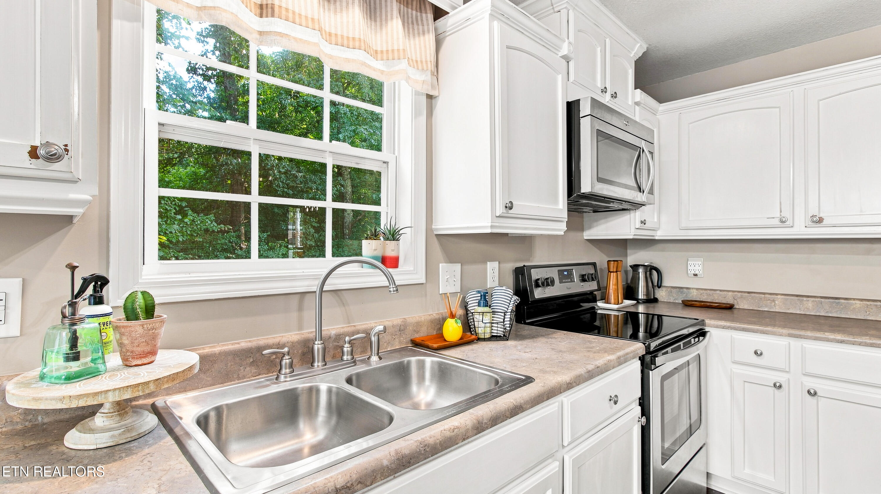 5826 Wall Flower Lane Knoxville TN 37924