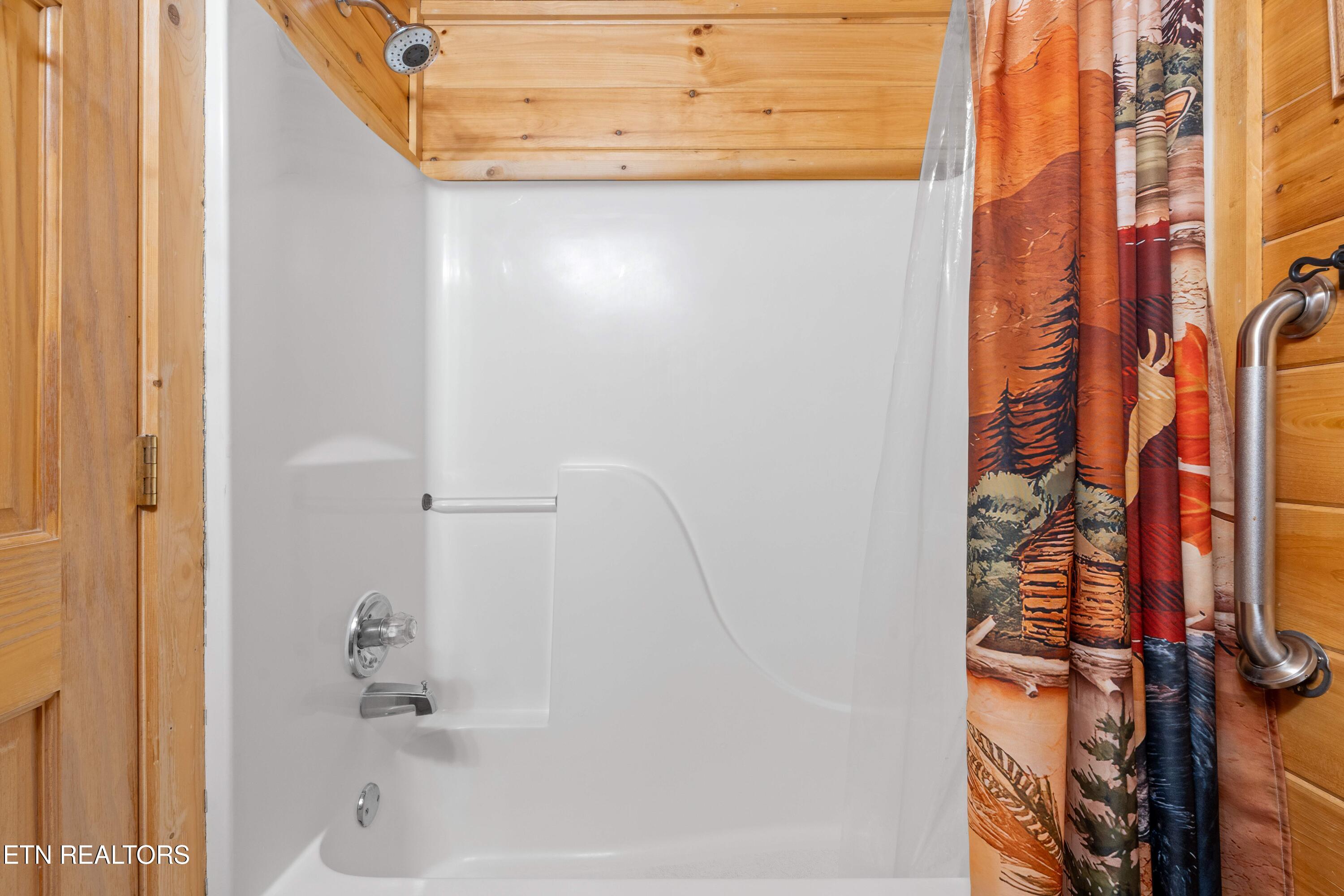 2068 Bear Haven Way Sevierville TN 37876