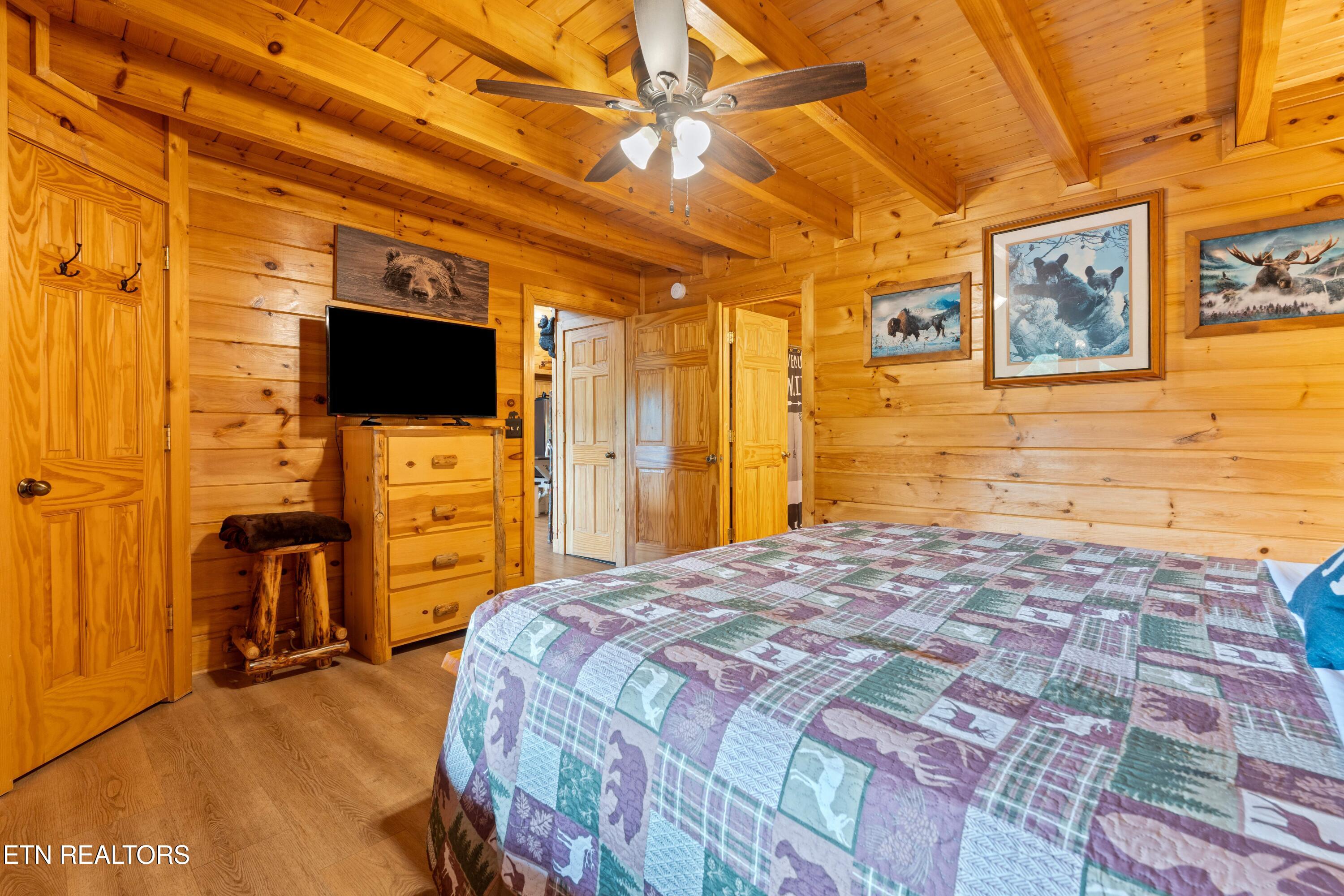2068 Bear Haven Way Sevierville TN 37876