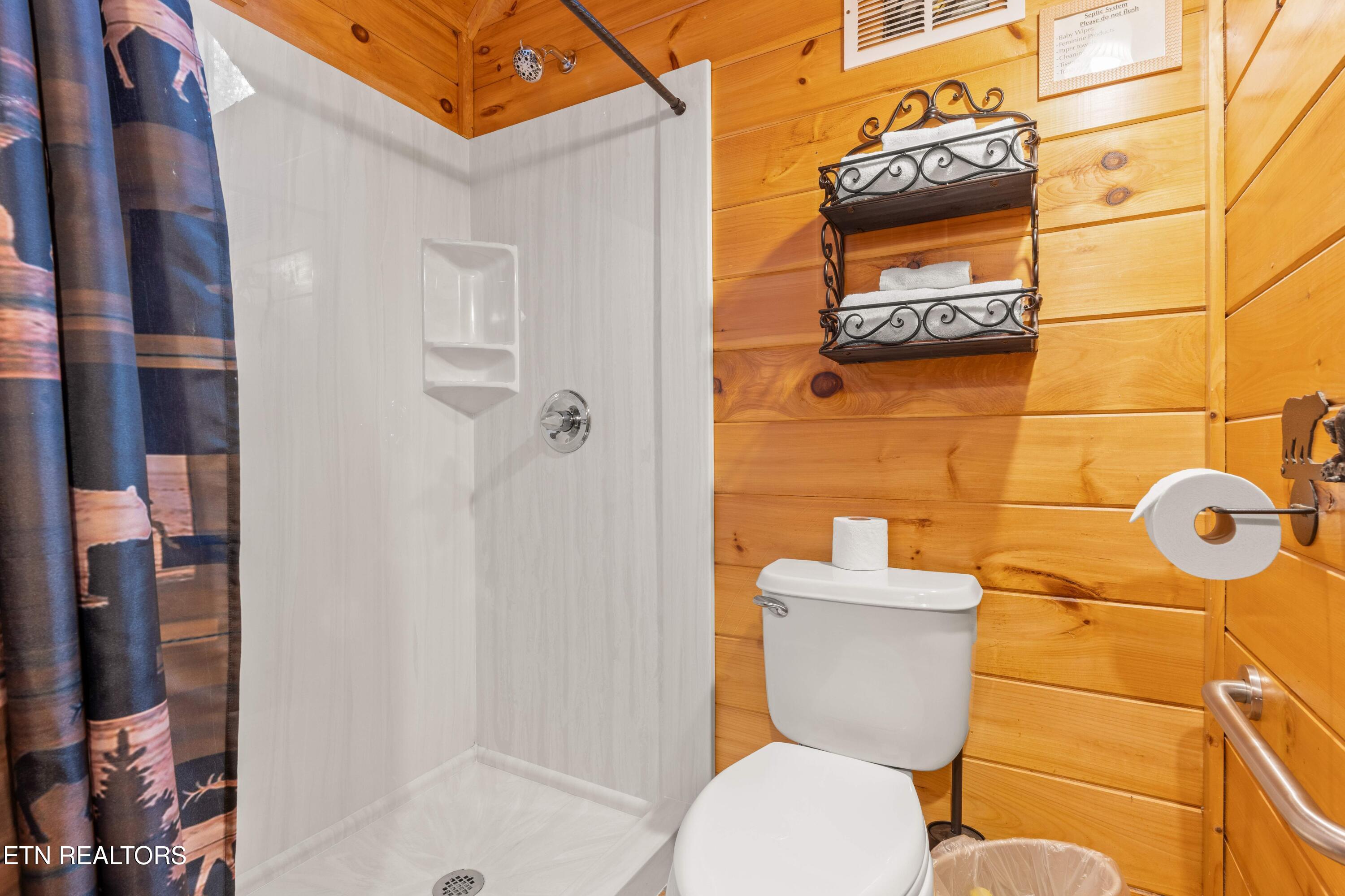 2068 Bear Haven Way Sevierville TN 37876