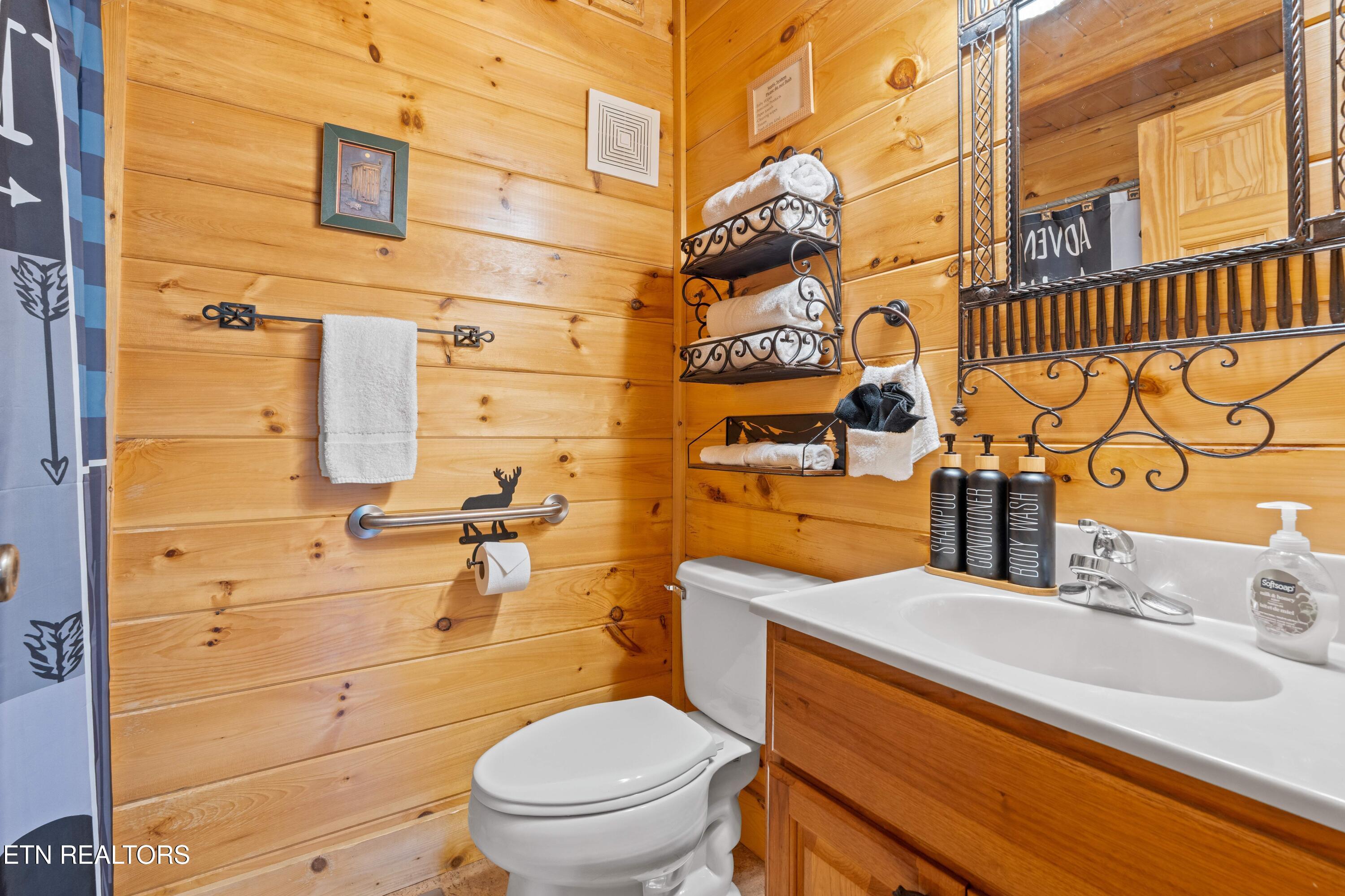 2068 Bear Haven Way Sevierville TN 37876