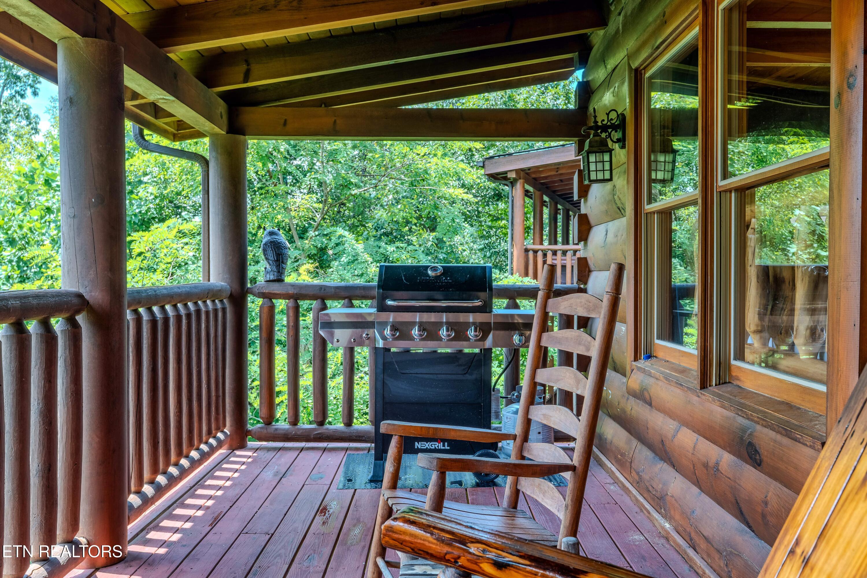 2068 Bear Haven Way Sevierville TN 37876