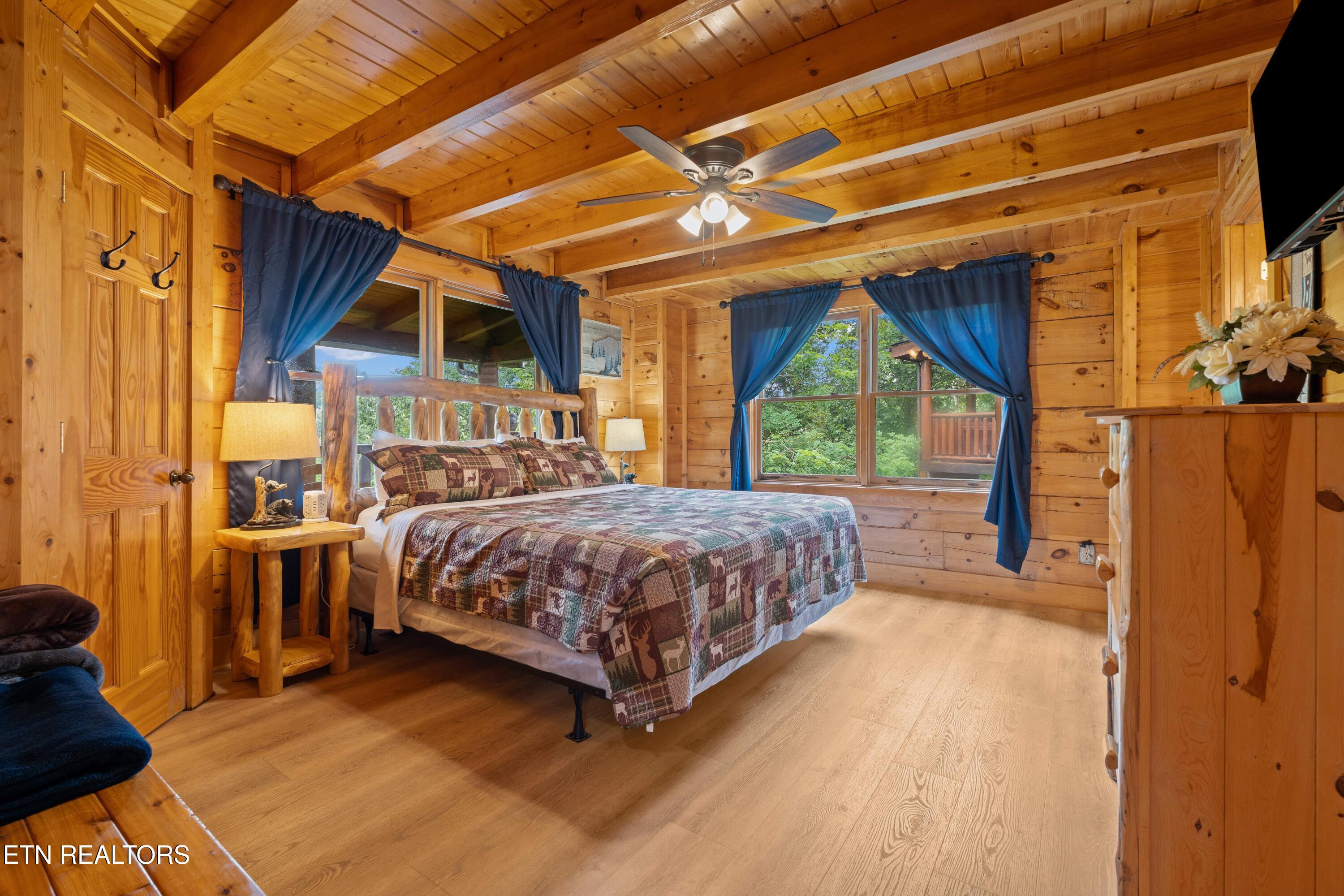 2068 Bear Haven Way Sevierville TN 37876