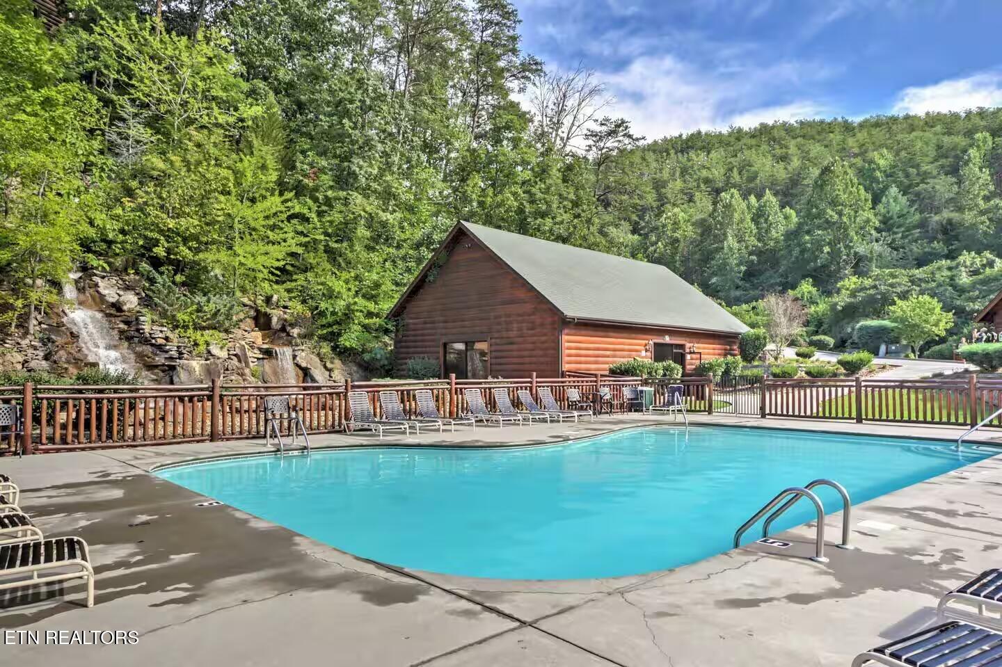 2068 Bear Haven Way Sevierville TN 37876