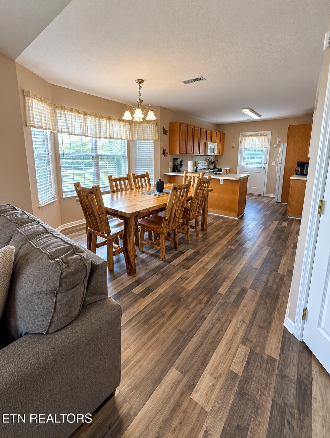 743 Plantation Drive Pigeon Forge TN 37863