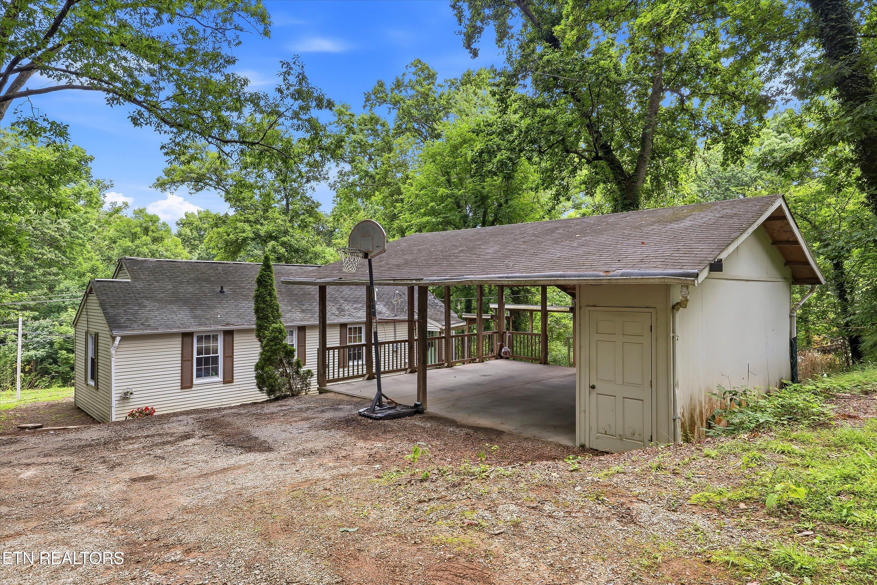 639 River Road Loudon TN 37774
