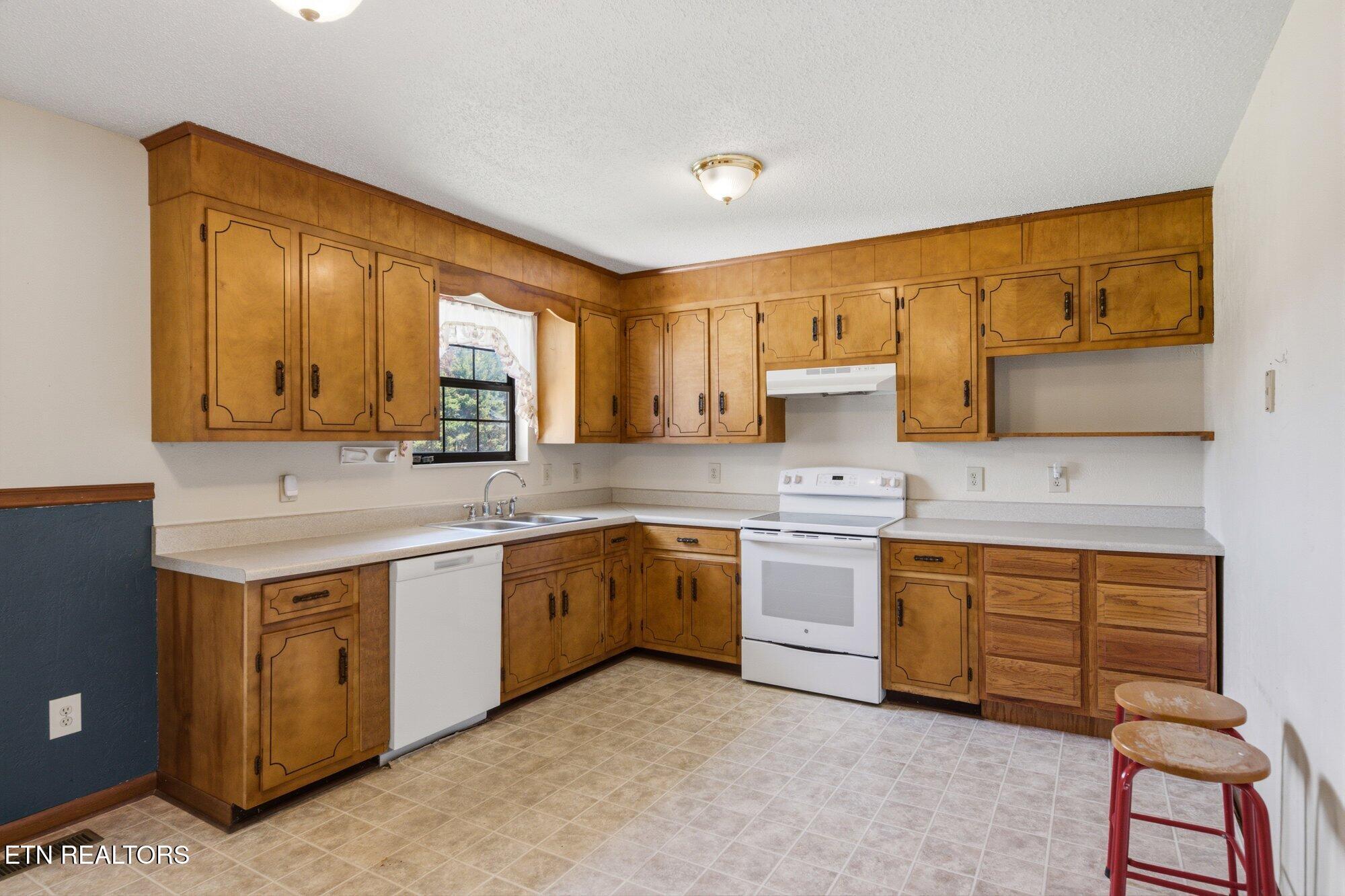 709 Old Highway 68 Sweetwater TN 37874