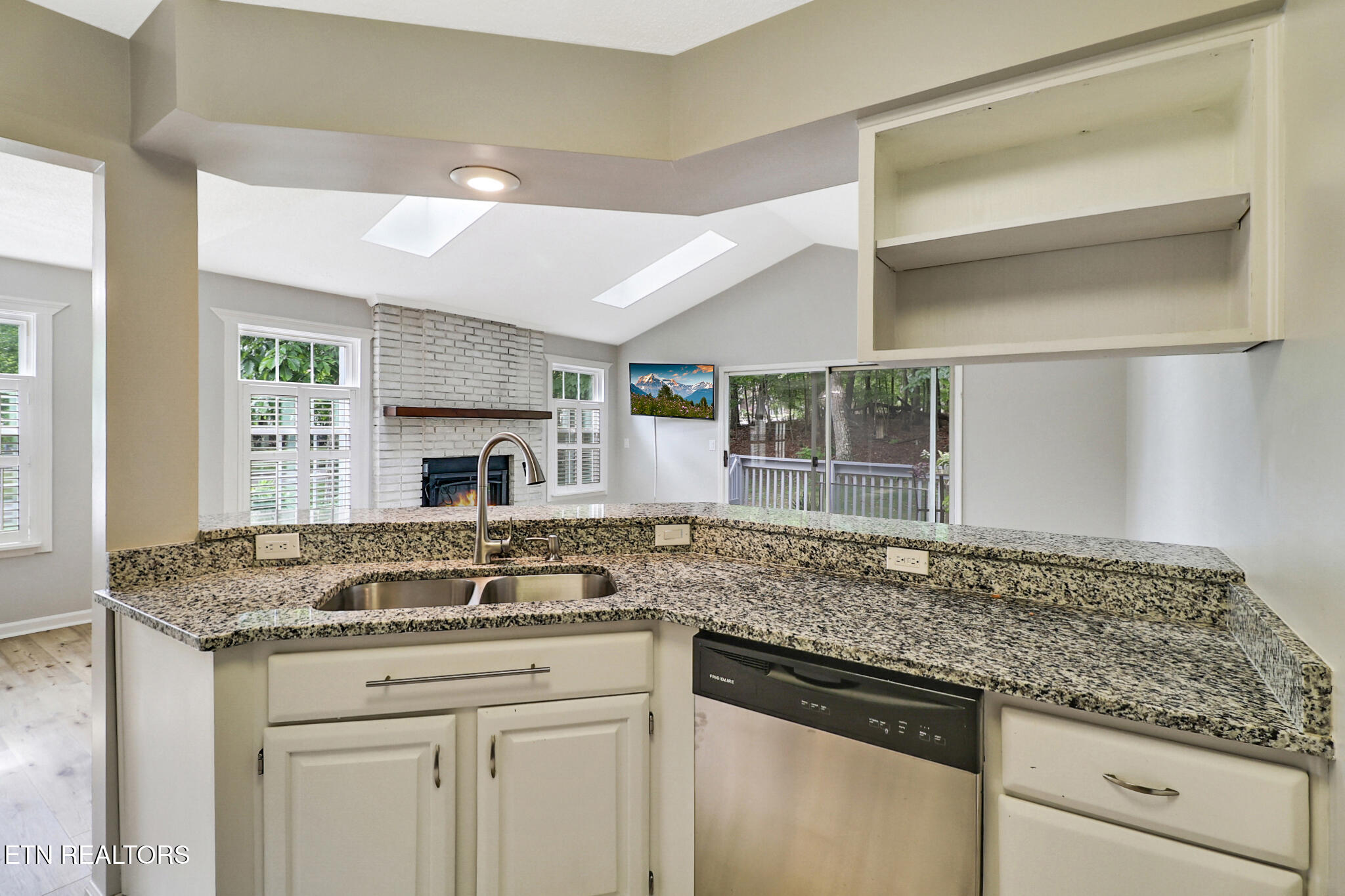 41 Hickory Cove Lane Crossville TN 38558