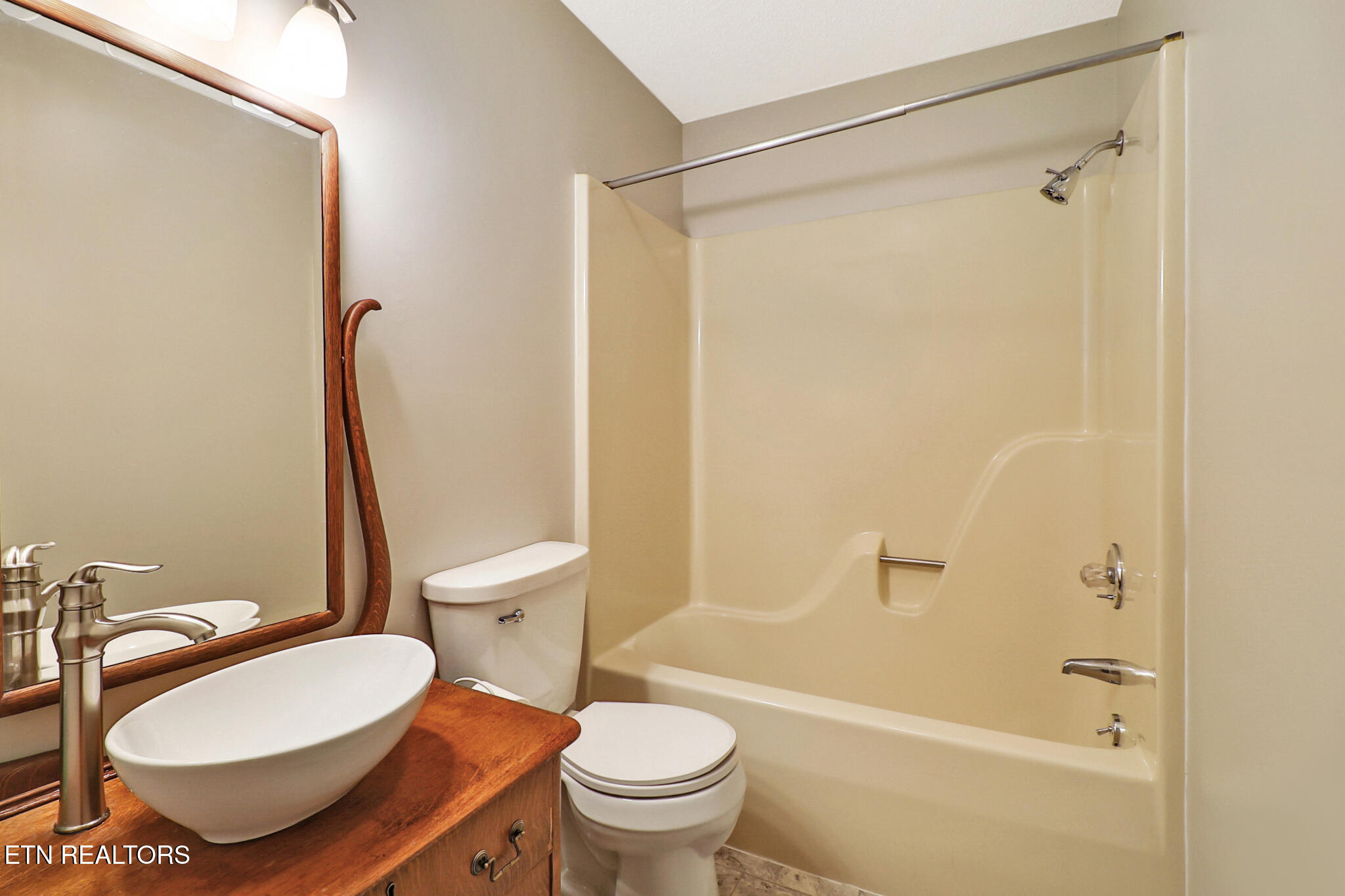 41 Hickory Cove Lane Crossville TN 38558