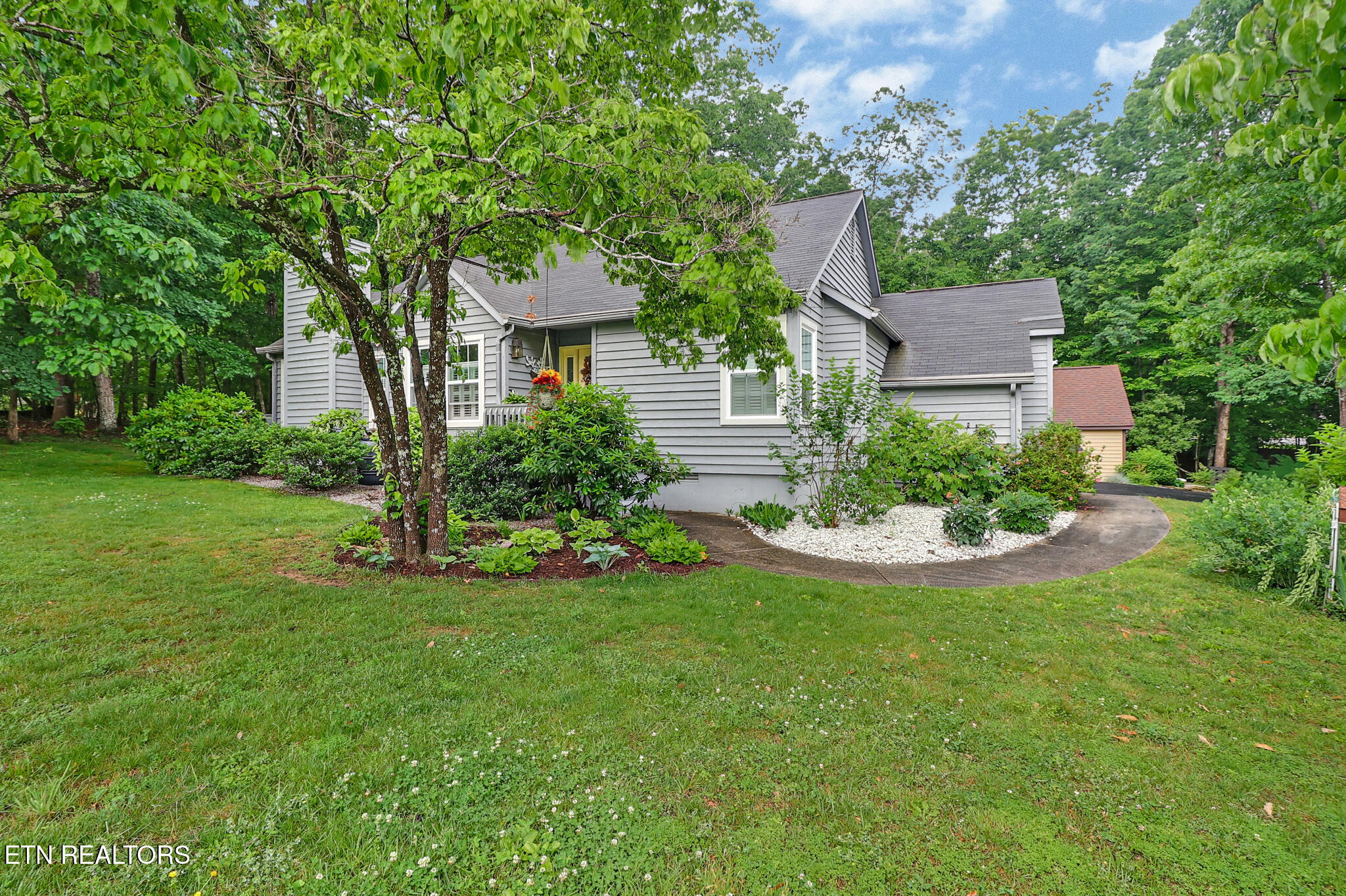 41 Hickory Cove Lane Crossville TN 38558