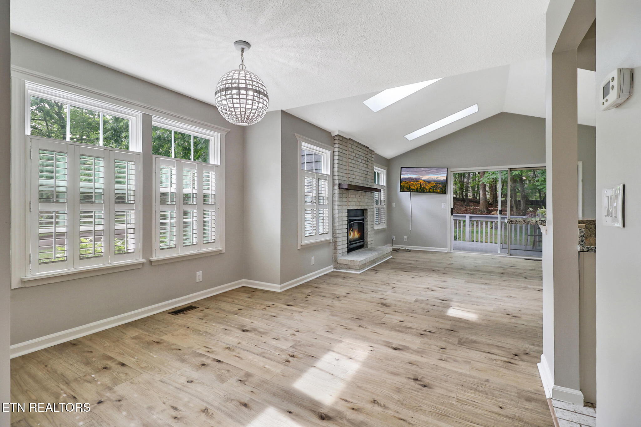 41 Hickory Cove Lane Crossville TN 38558