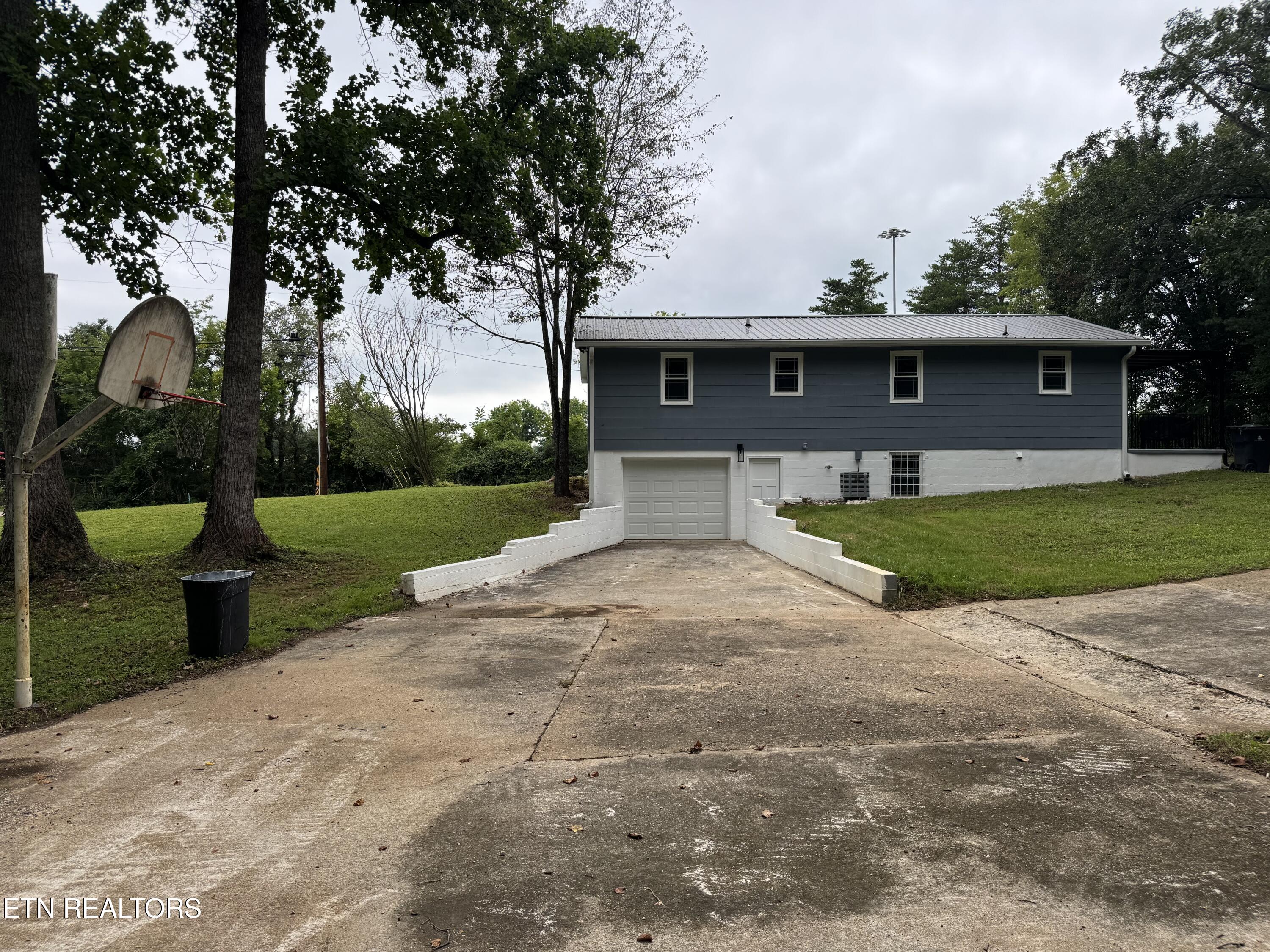 1218 Cassell Drive Knoxville TN 37912