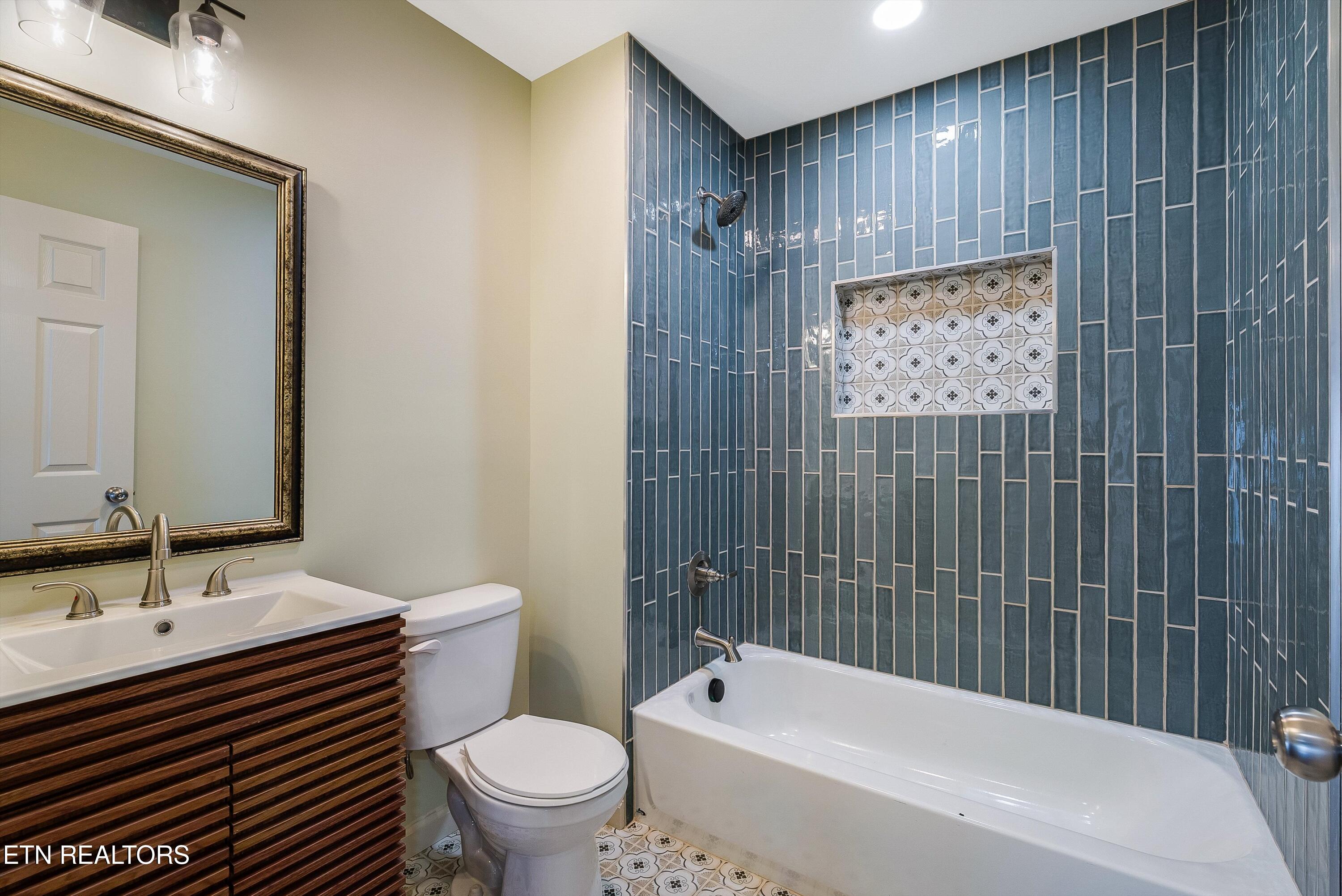 427 Oglewood Avenue Knoxville TN 37917