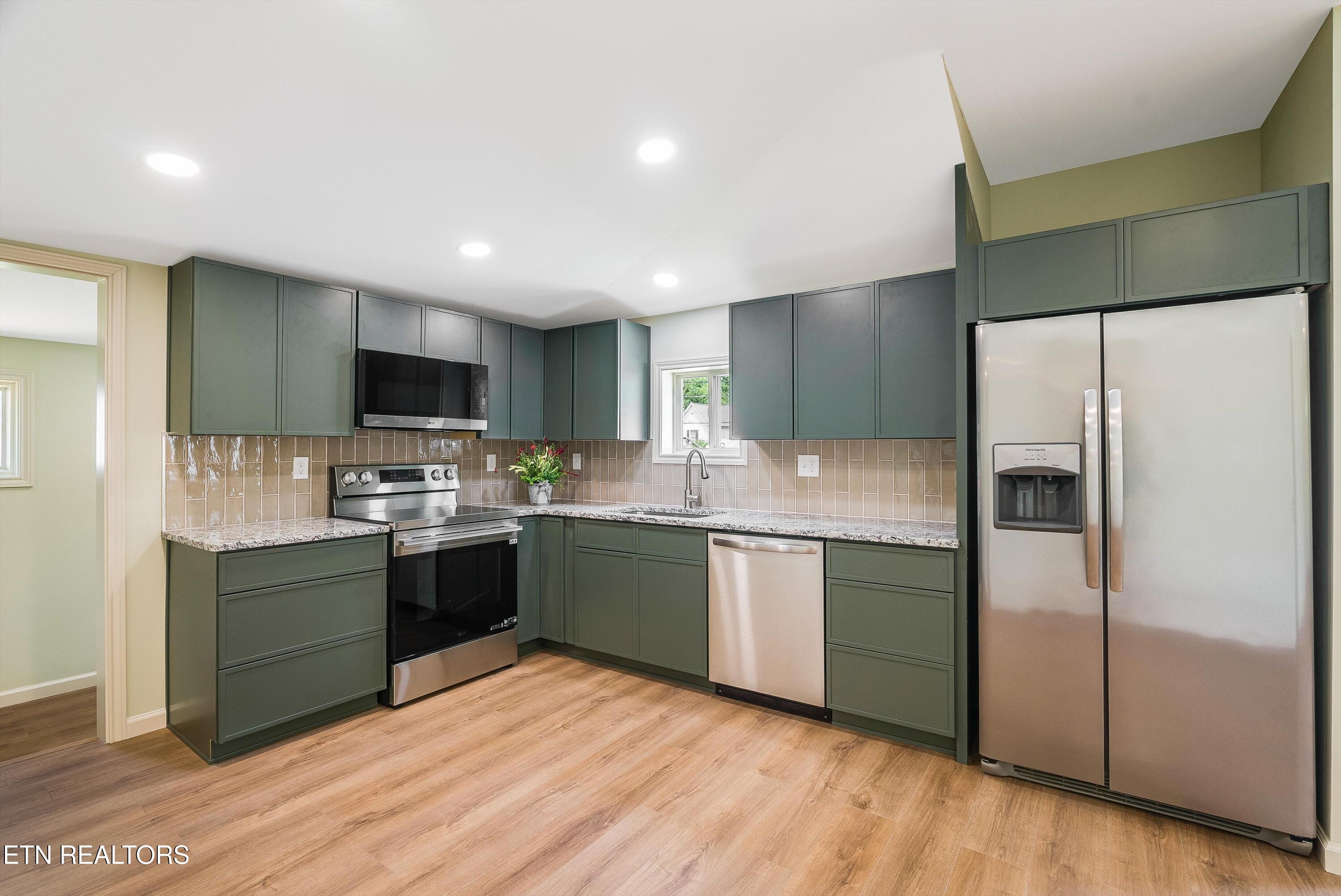 427 Oglewood Avenue Knoxville TN 37917