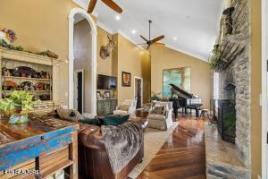 3631 3635 Louisville Road Louisville TN 37777