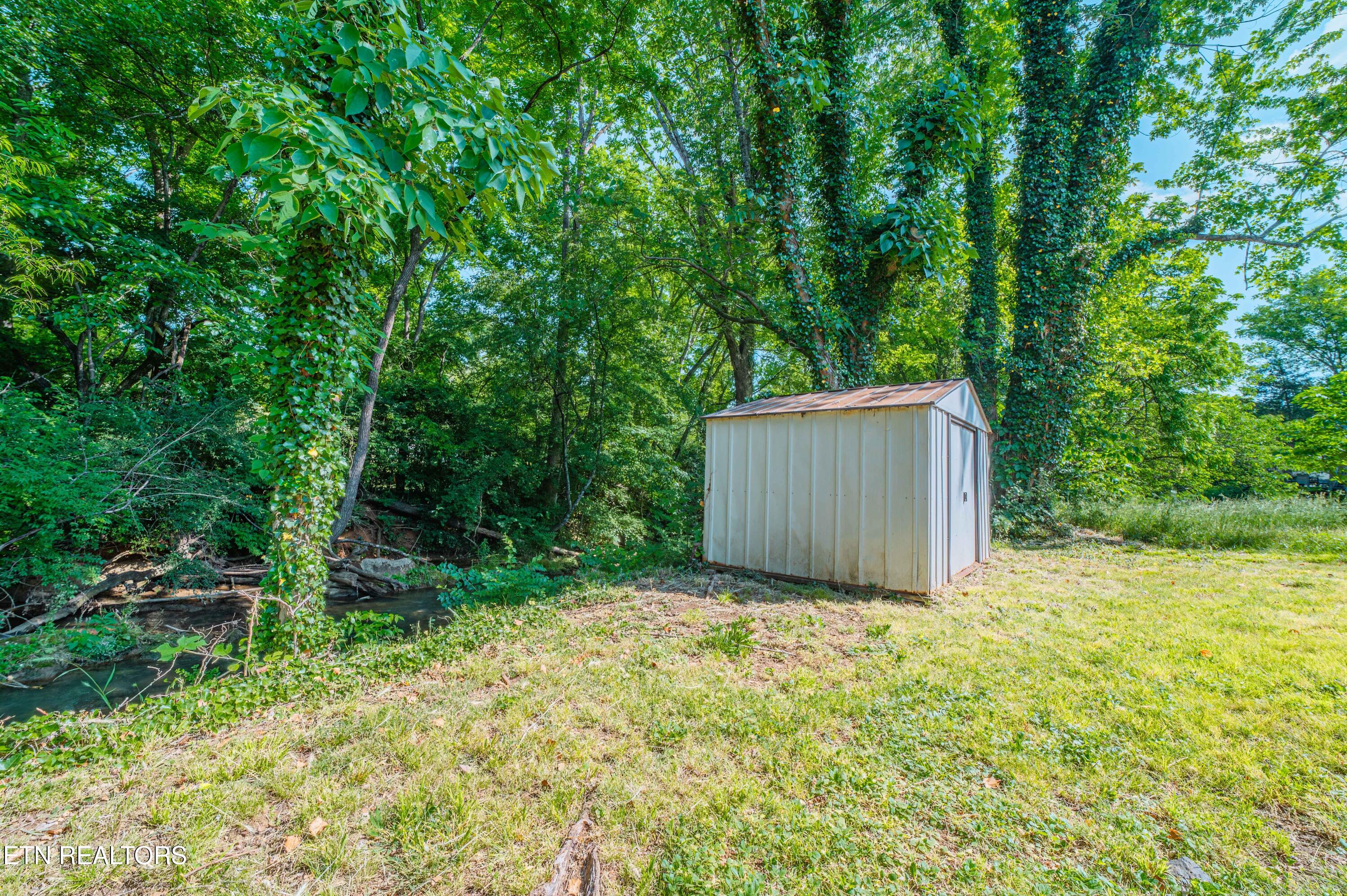 353 W Goddard Avenue Maryville TN 37803