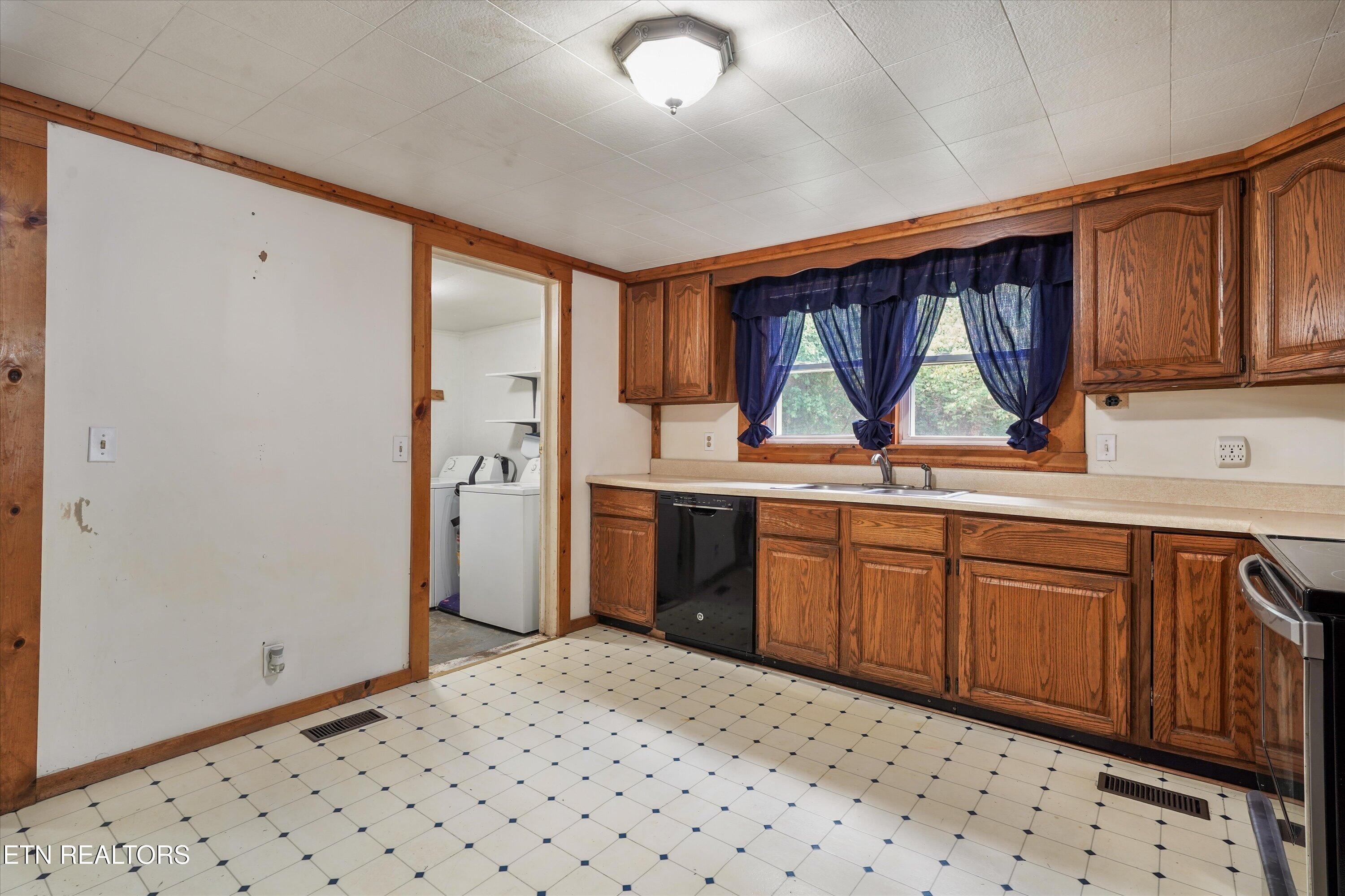 5821 Thorn Grove Pike Knoxville TN 37914