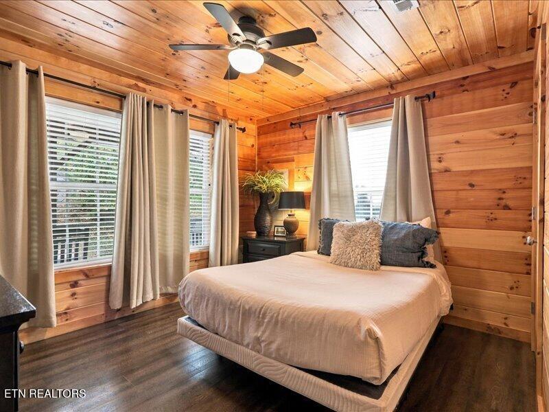 527 Golf Road Pigeon Forge TN 37863
