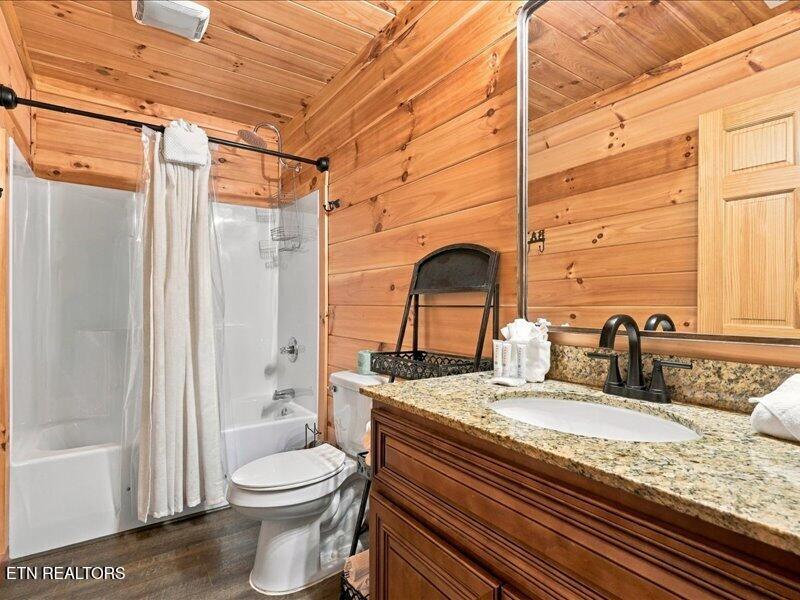 527 Golf Road Pigeon Forge TN 37863