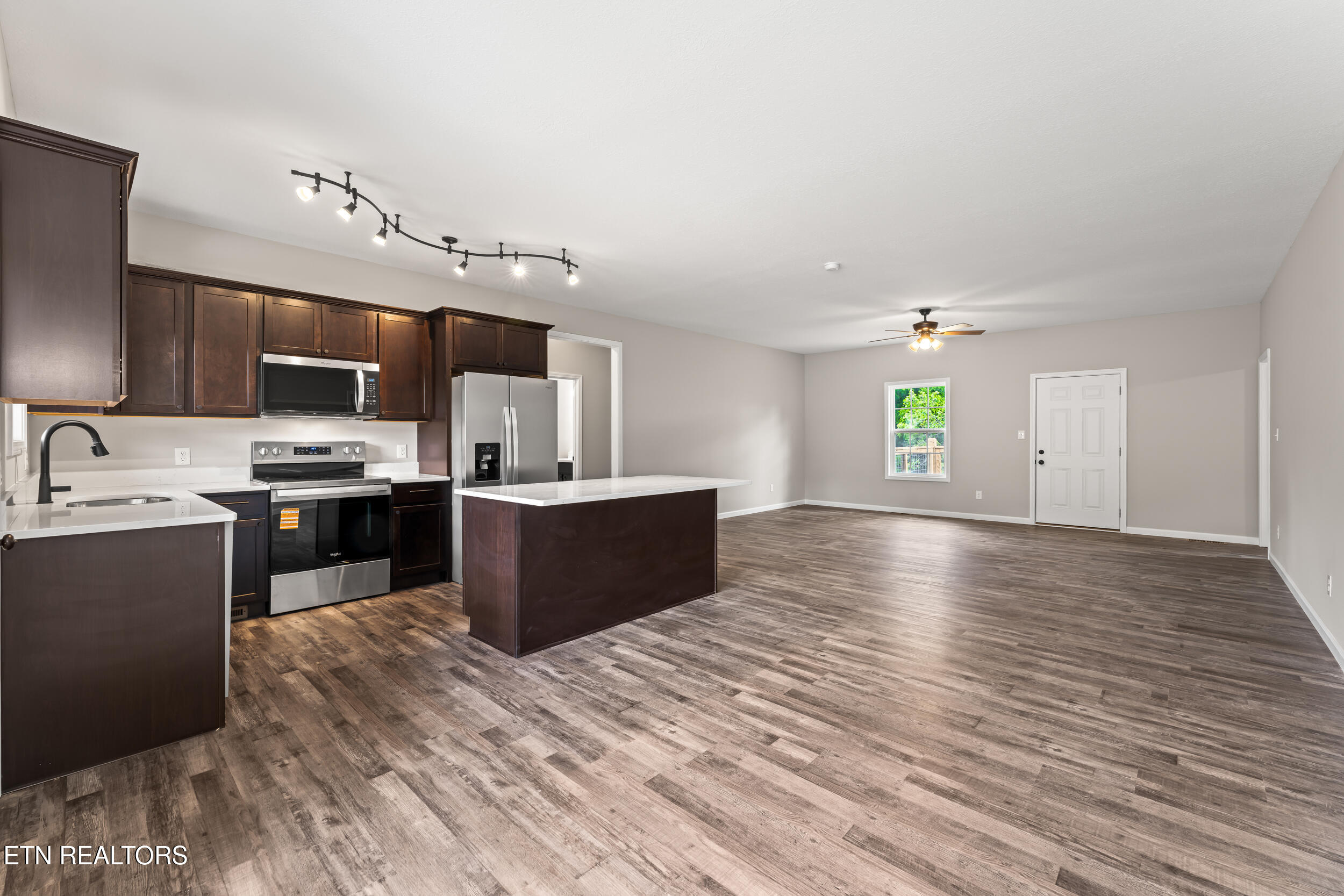 2102 Kings View Loop Seymour TN 37865