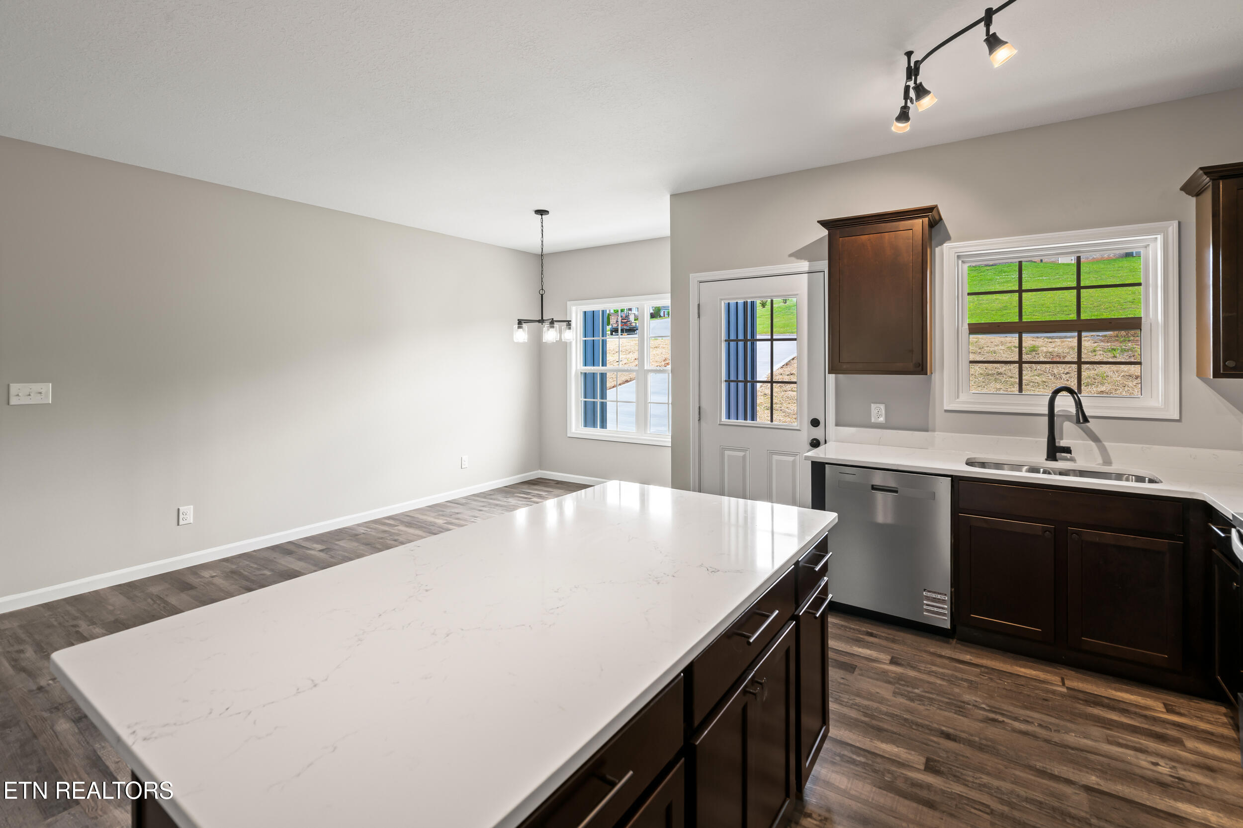 2102 Kings View Loop Seymour TN 37865