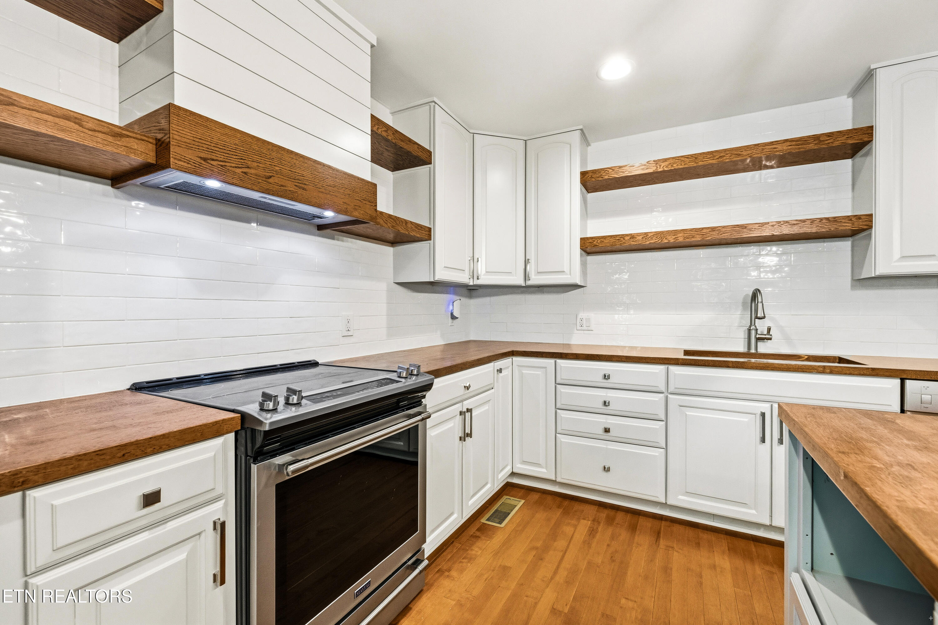 302 Saint Andrews Drive Knoxville TN 37934