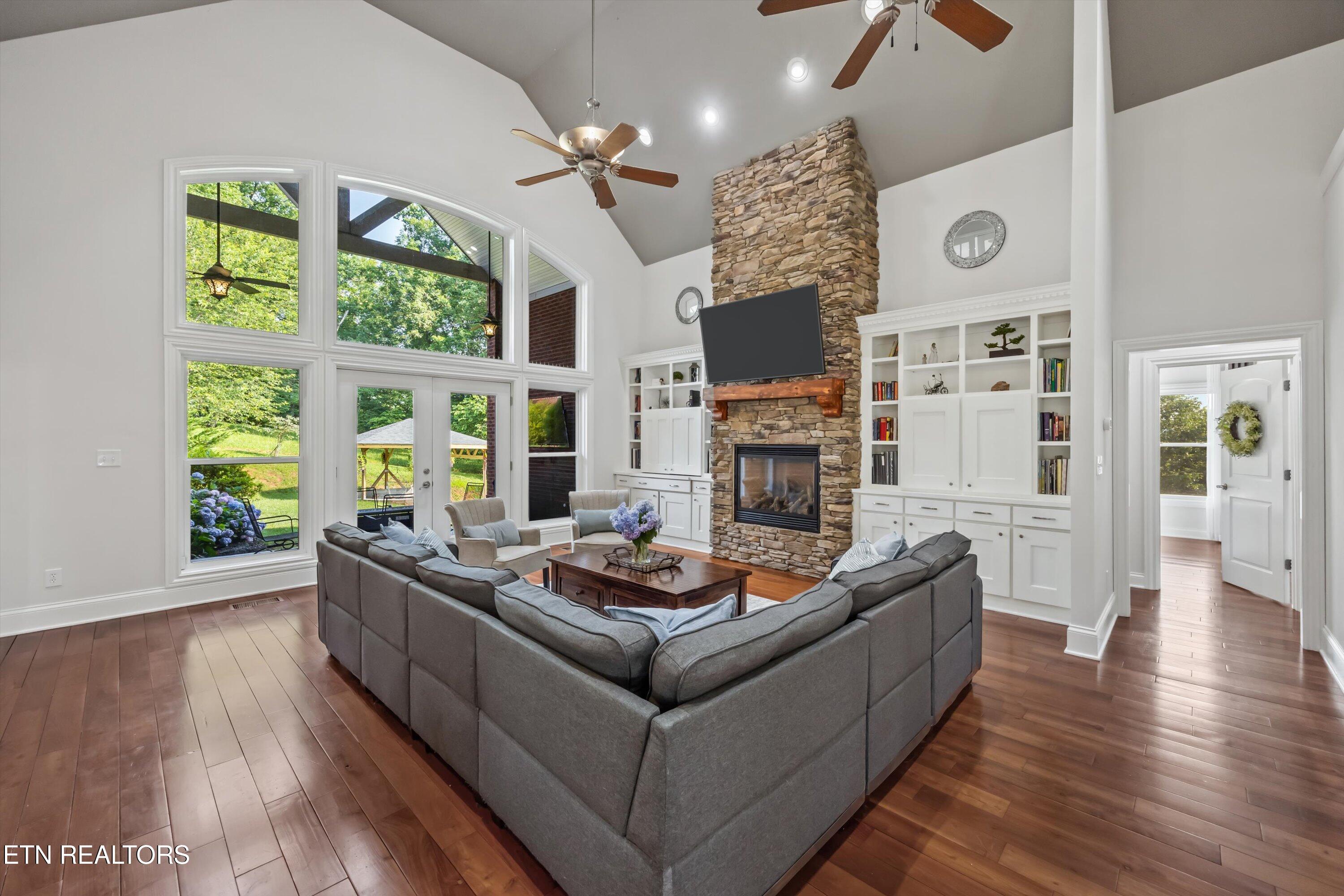 33 Riverside Drive Oak Ridge TN 37830