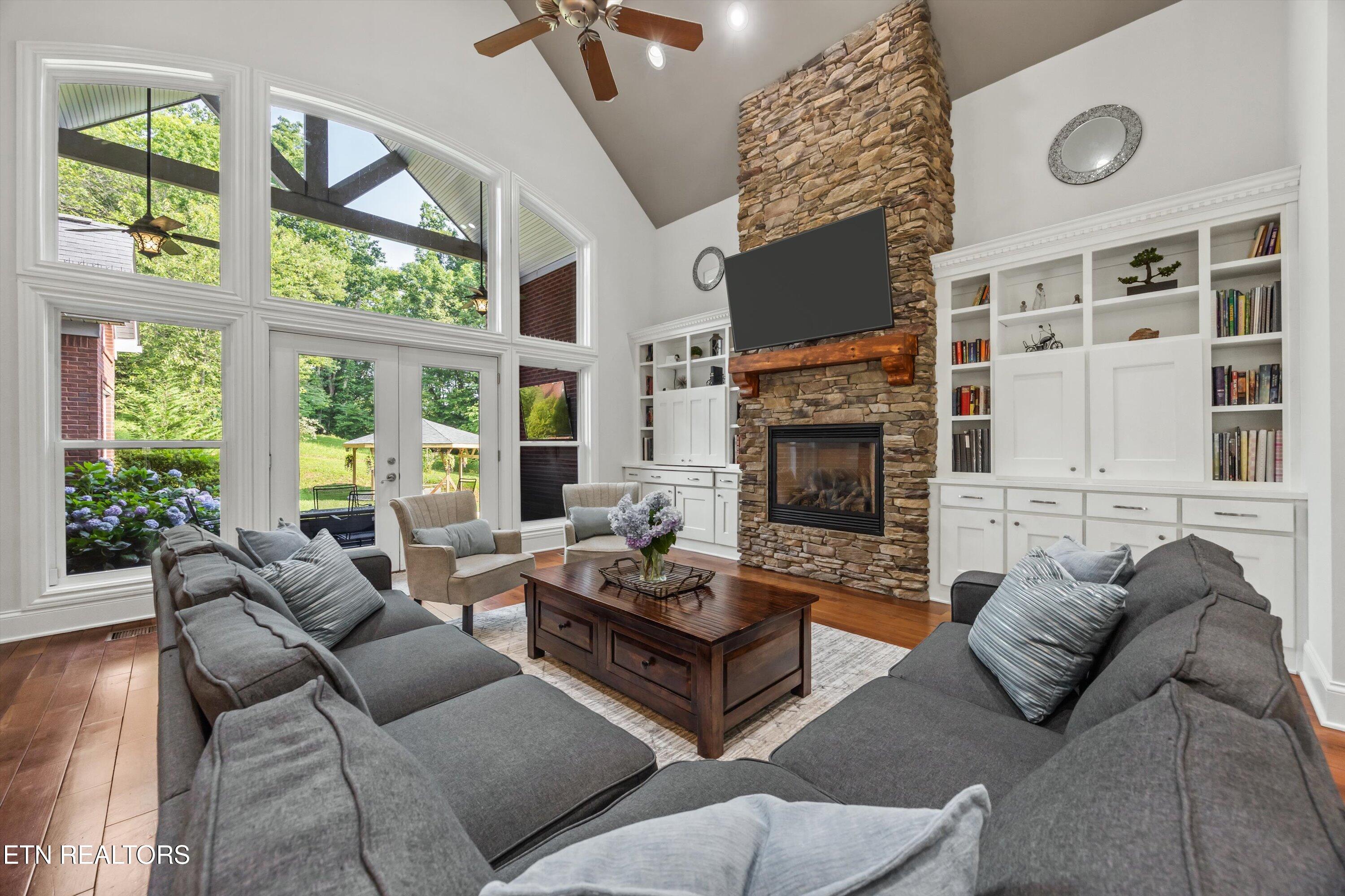 33 Riverside Drive Oak Ridge TN 37830