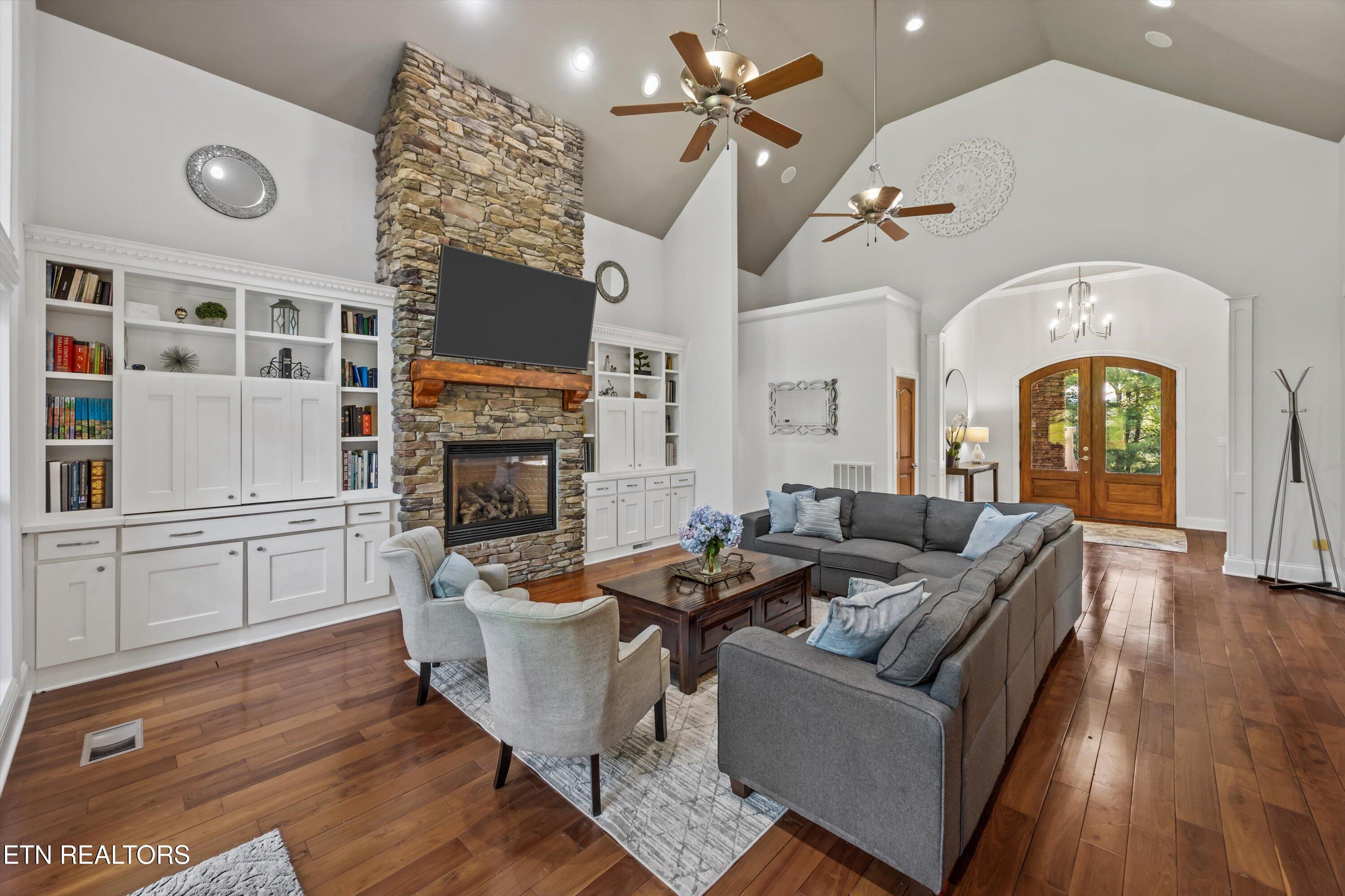 33 Riverside Drive Oak Ridge TN 37830