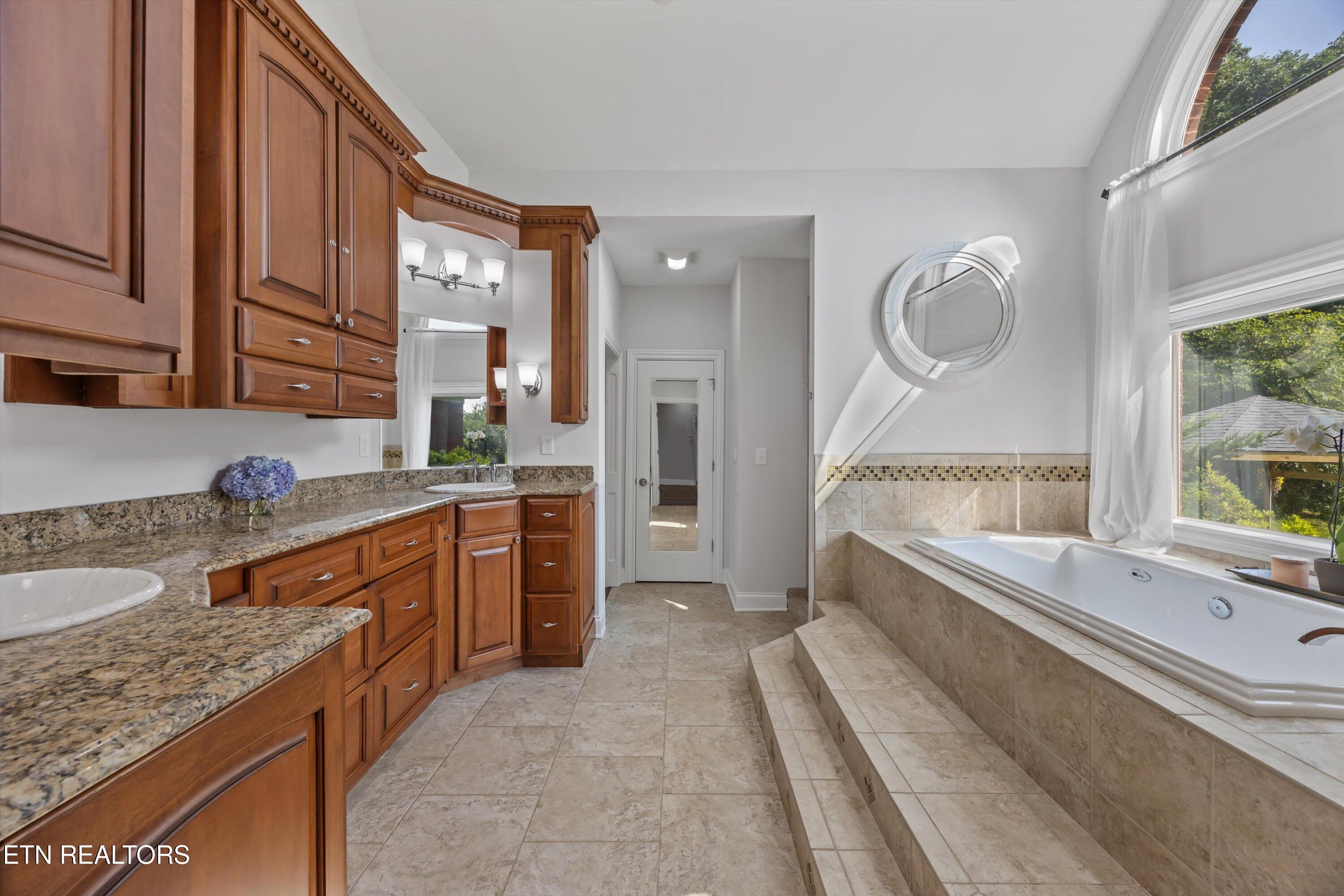 33 Riverside Drive Oak Ridge TN 37830