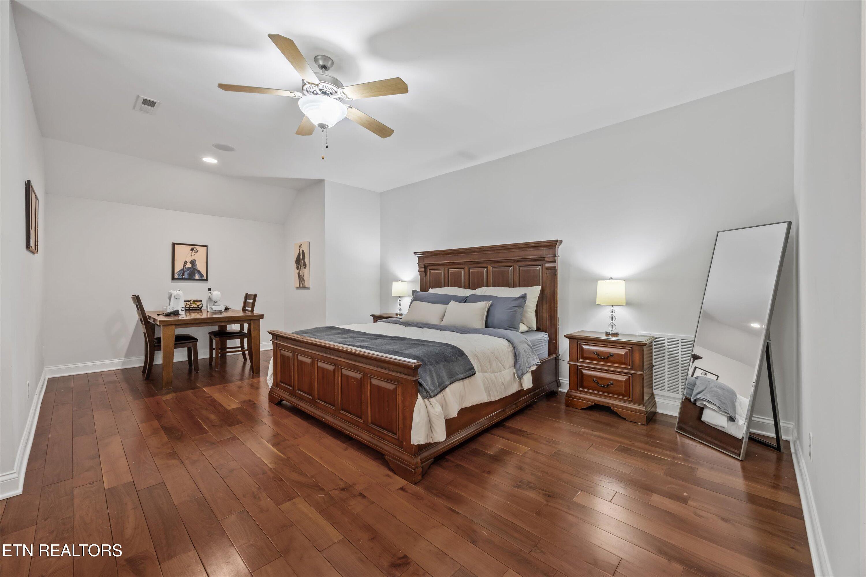 33 Riverside Drive Oak Ridge TN 37830