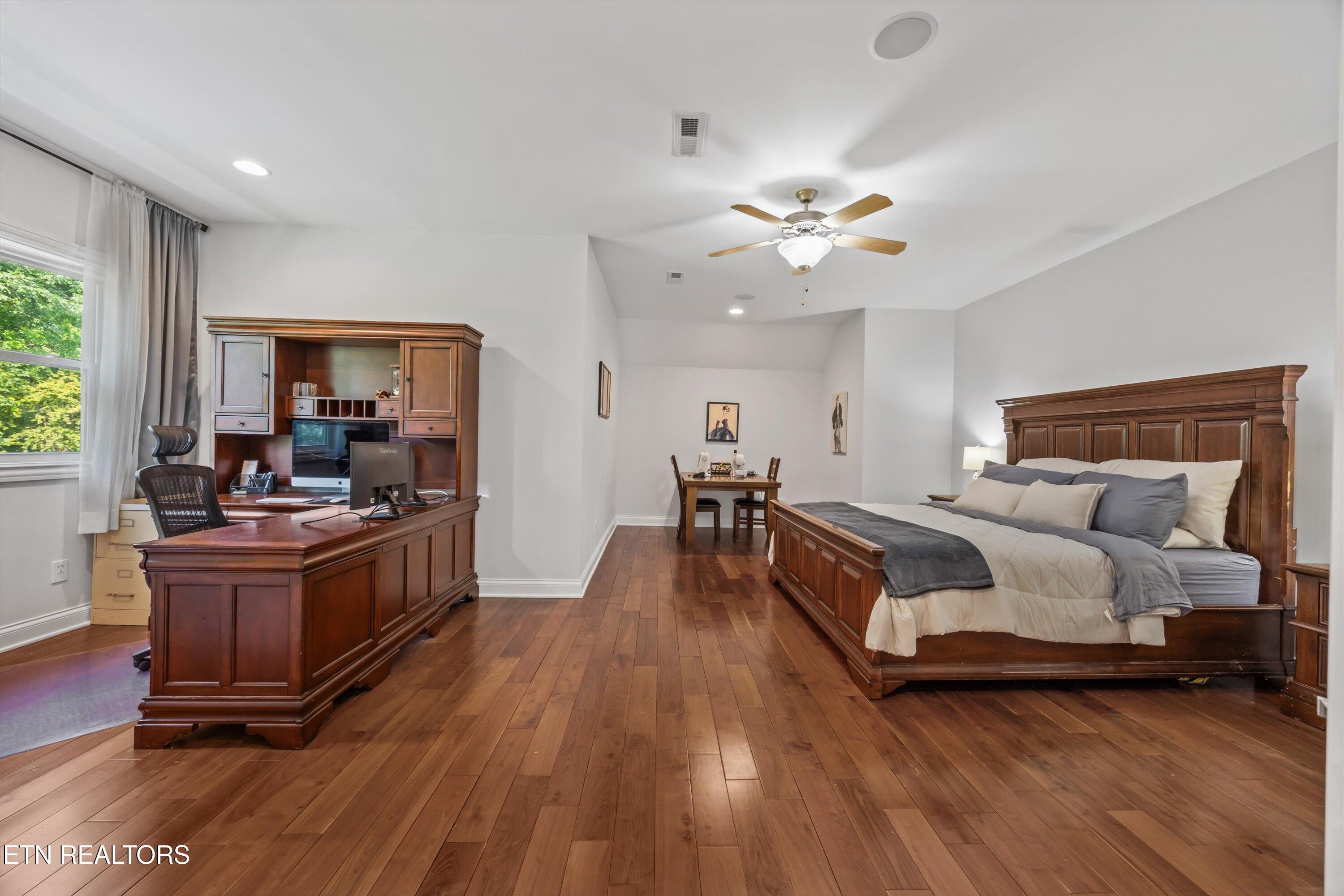 33 Riverside Drive Oak Ridge TN 37830