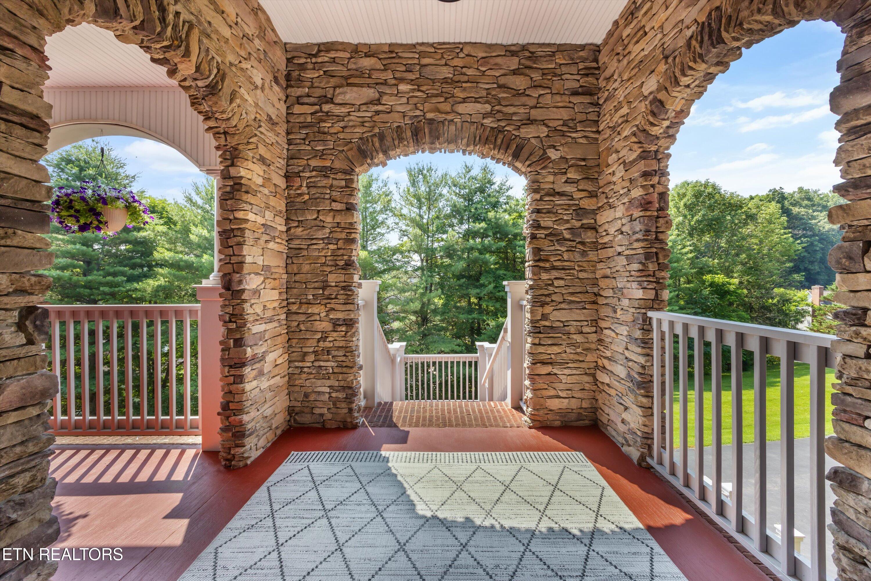 33 Riverside Drive Oak Ridge TN 37830