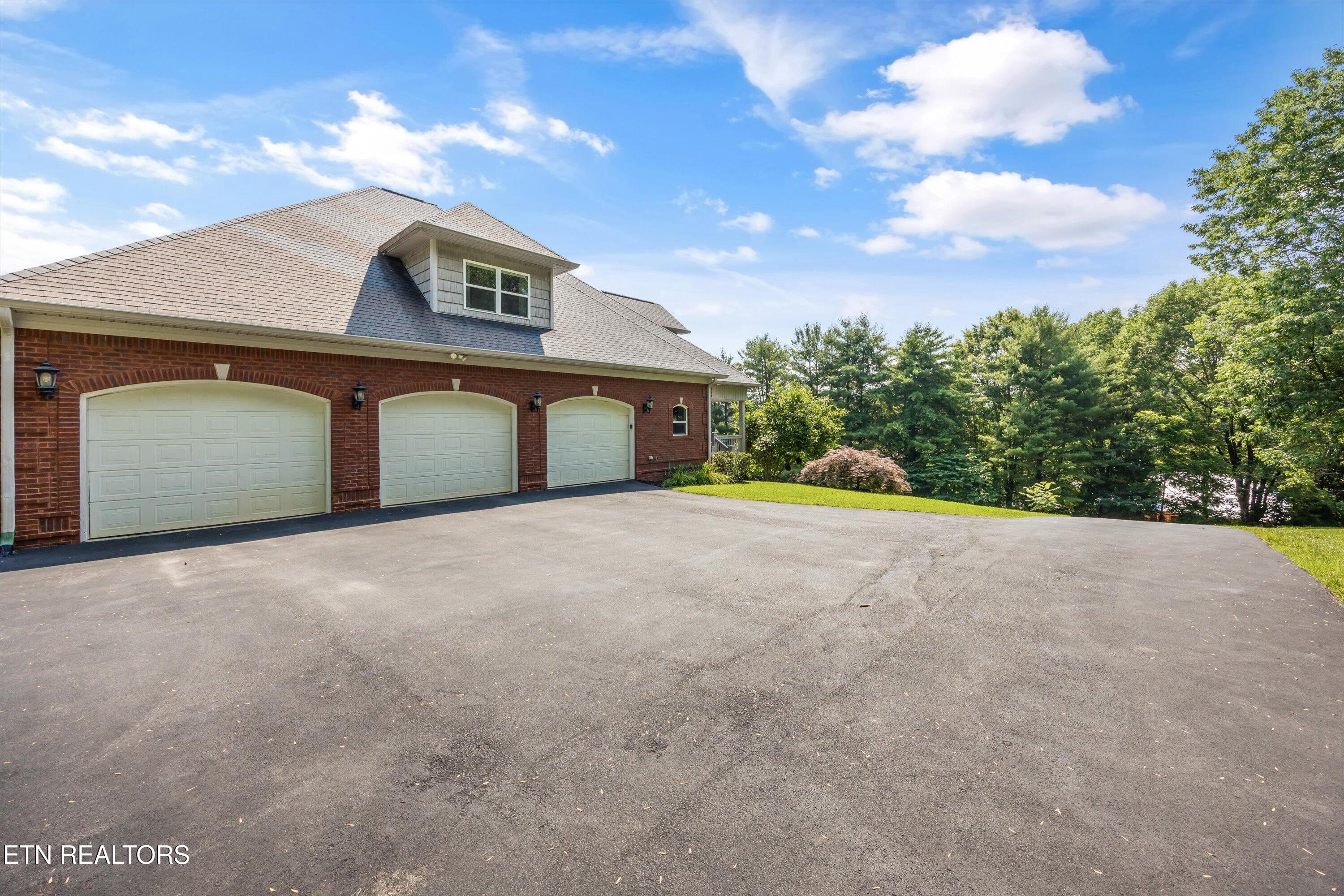 33 Riverside Drive Oak Ridge TN 37830