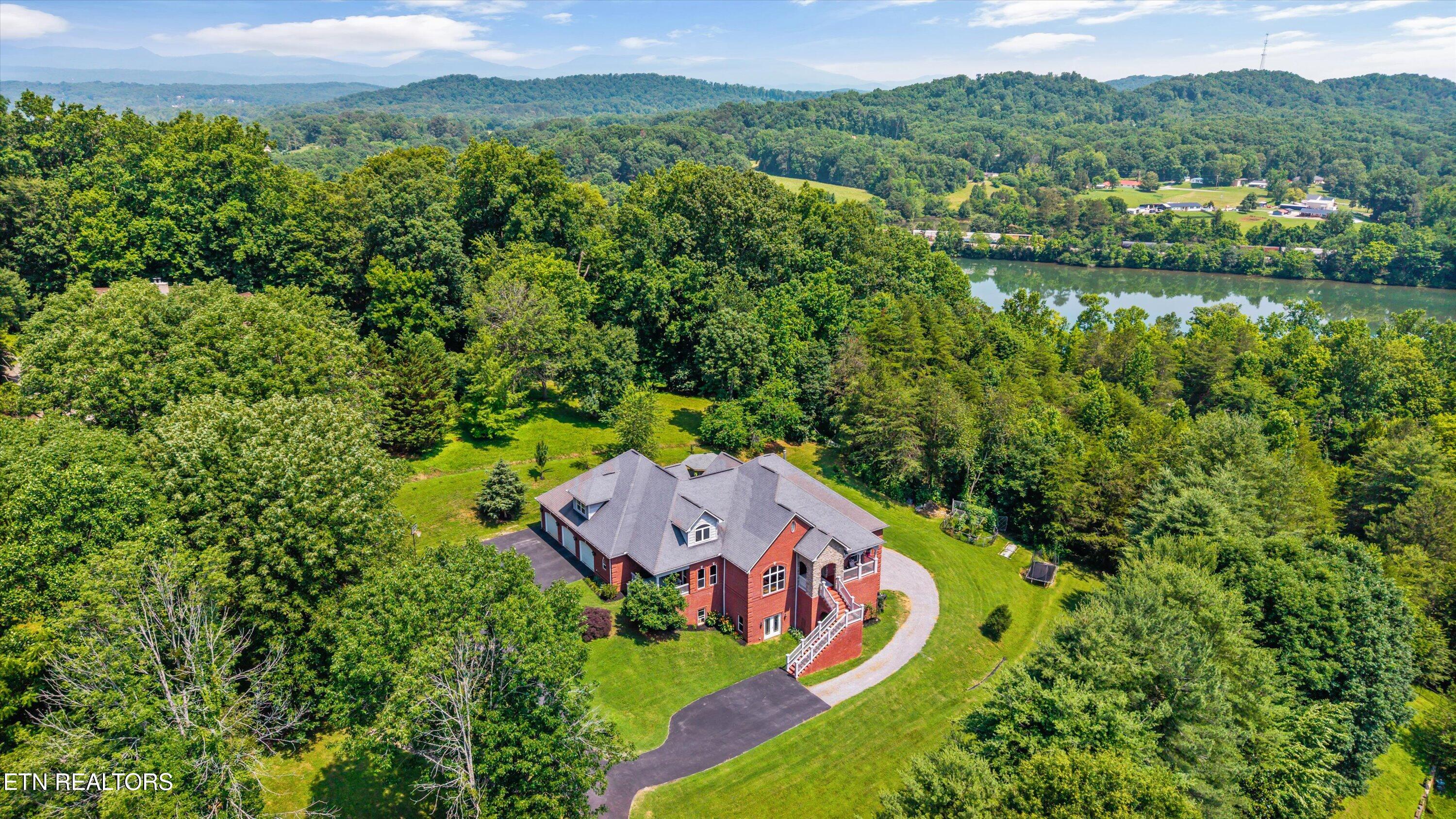 33 Riverside Drive Oak Ridge TN 37830