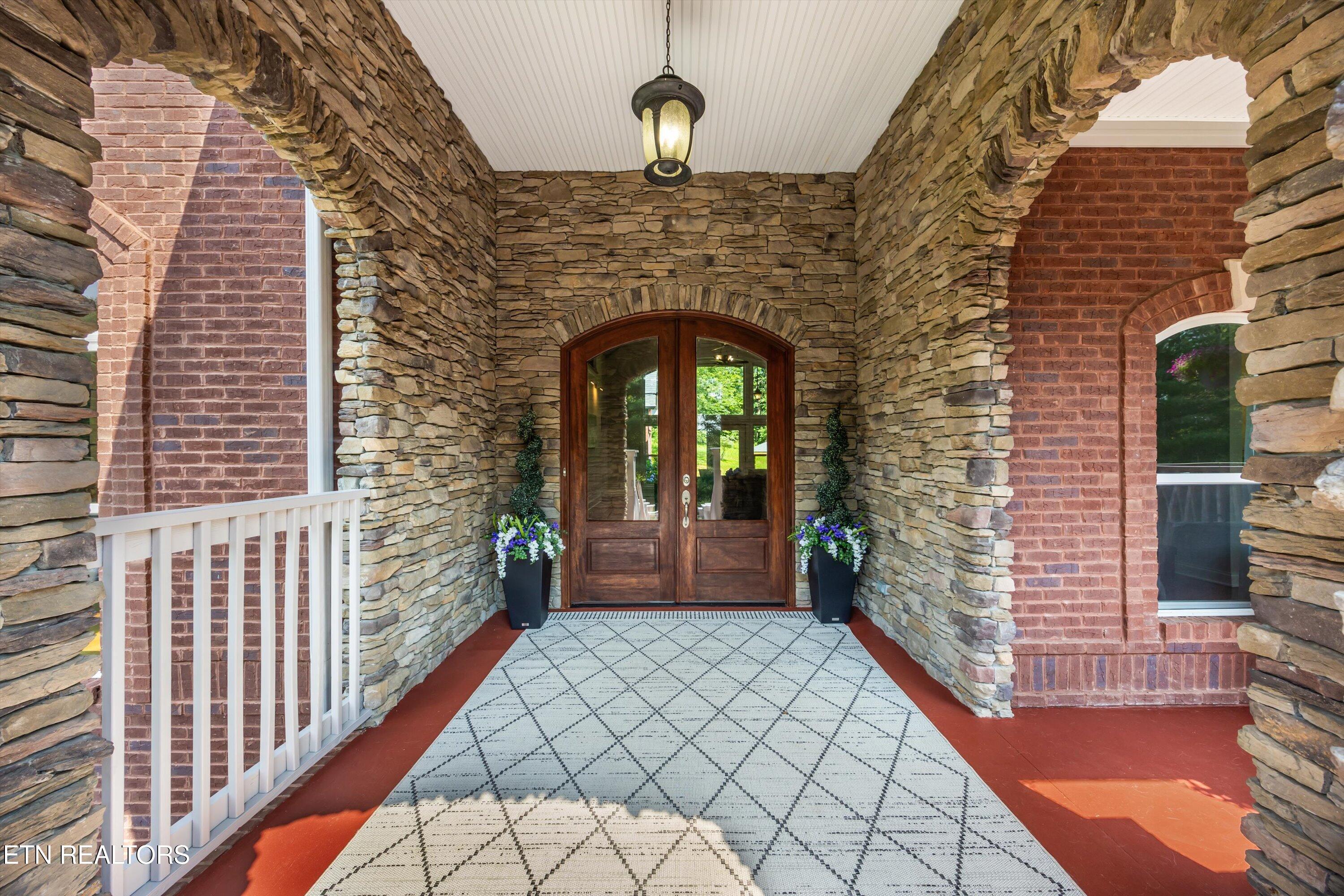33 Riverside Drive Oak Ridge TN 37830