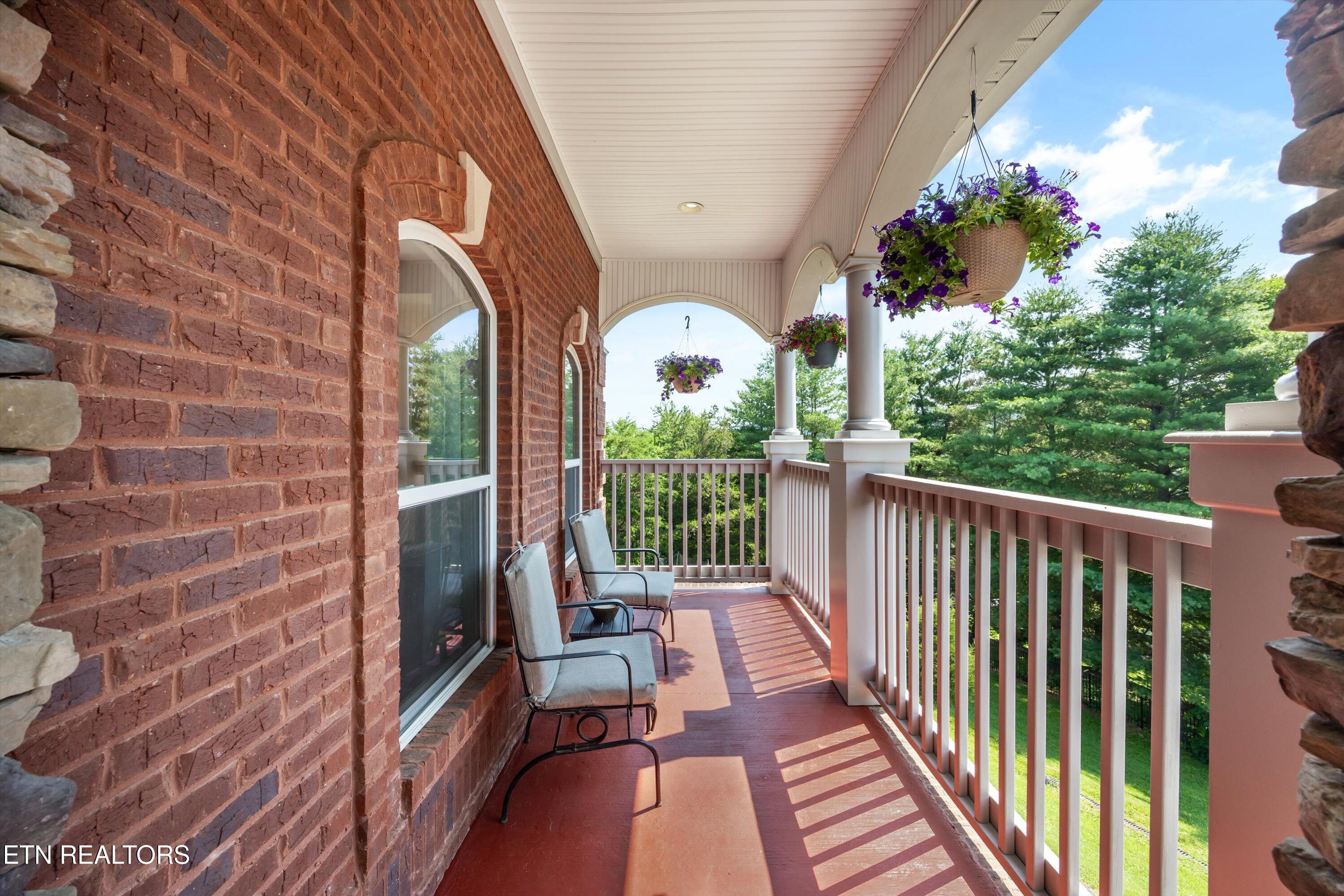 33 Riverside Drive Oak Ridge TN 37830